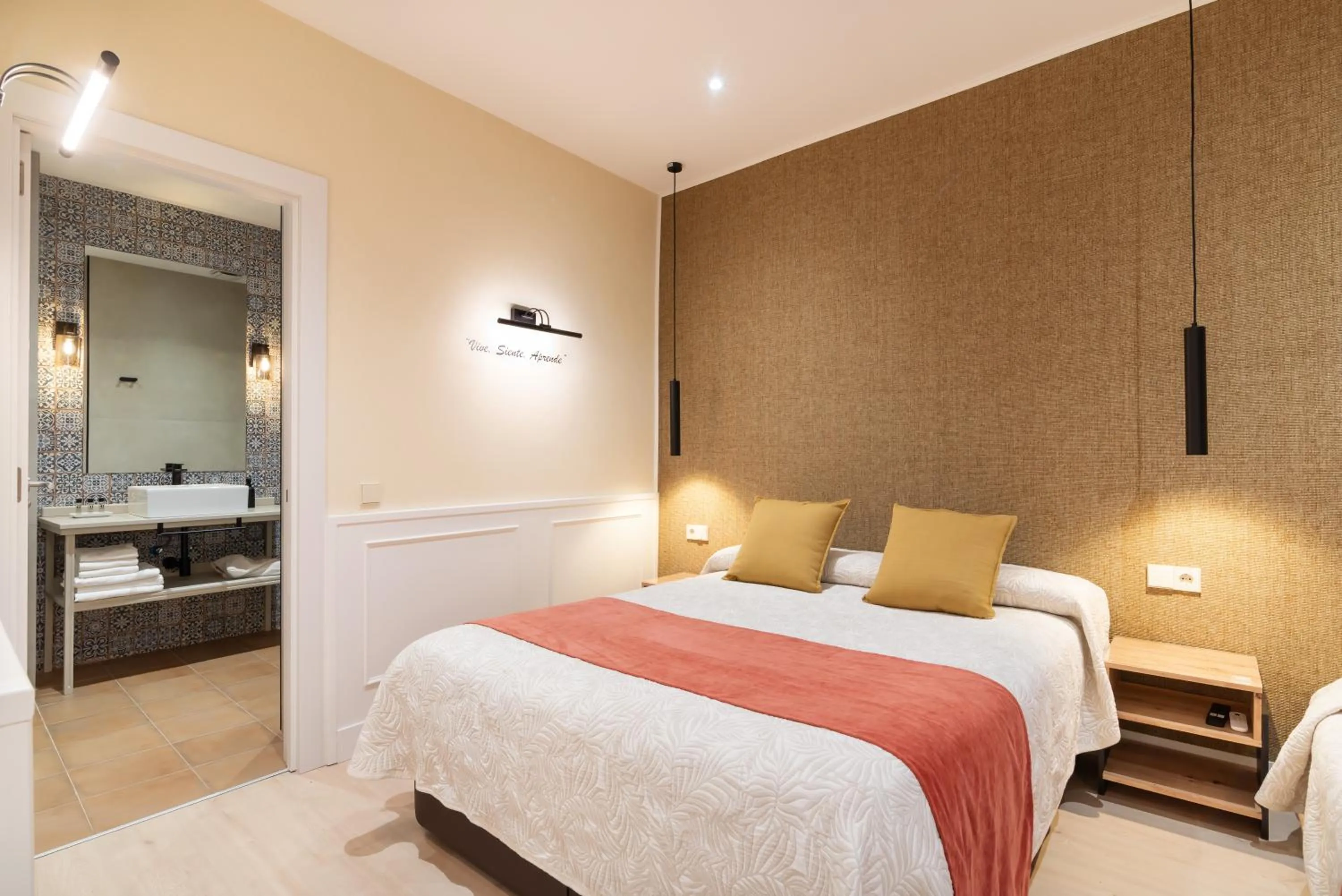 Photo of the whole room, Bed in Cálamo Guesthouse