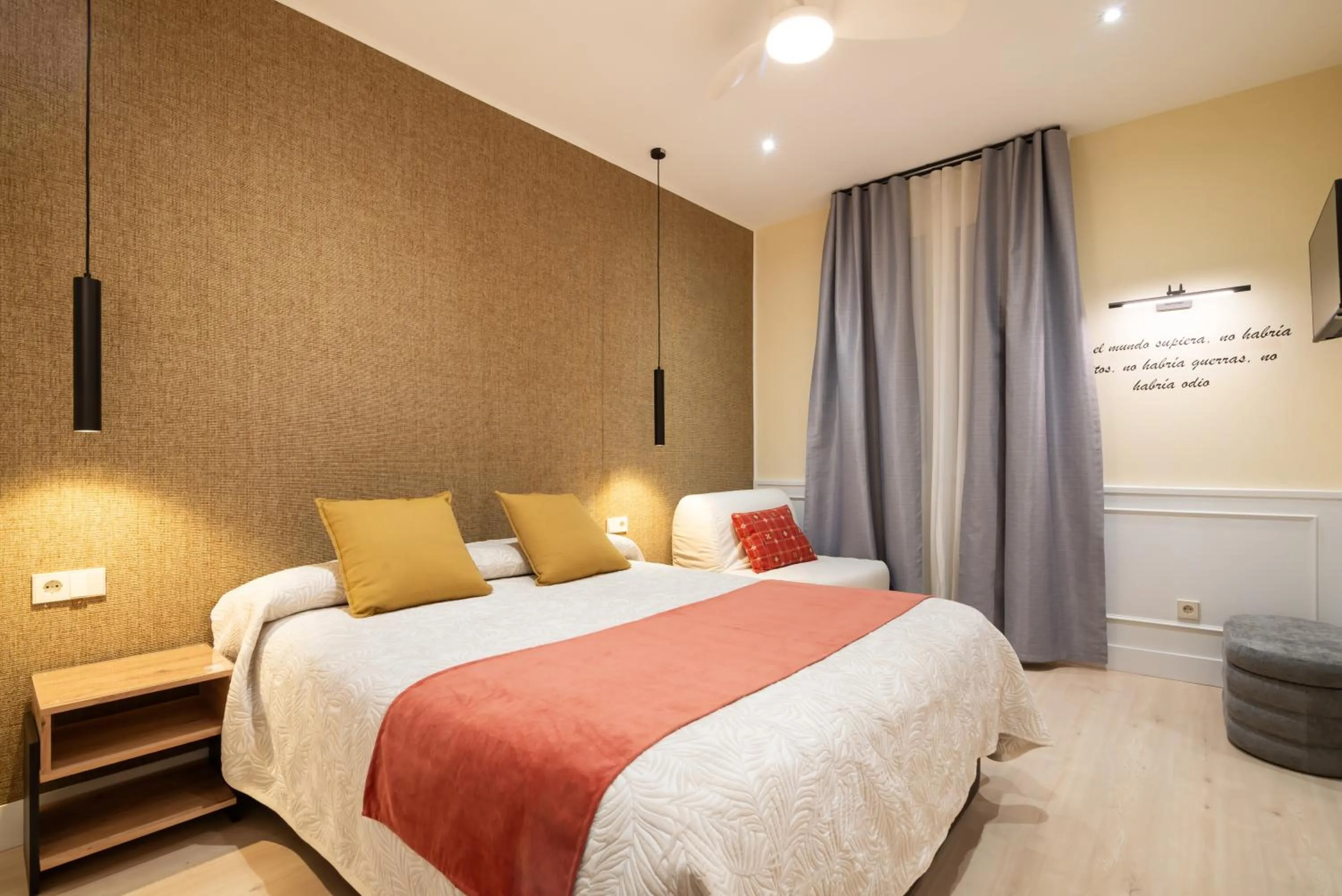 Photo of the whole room, Bed in Cálamo Guesthouse