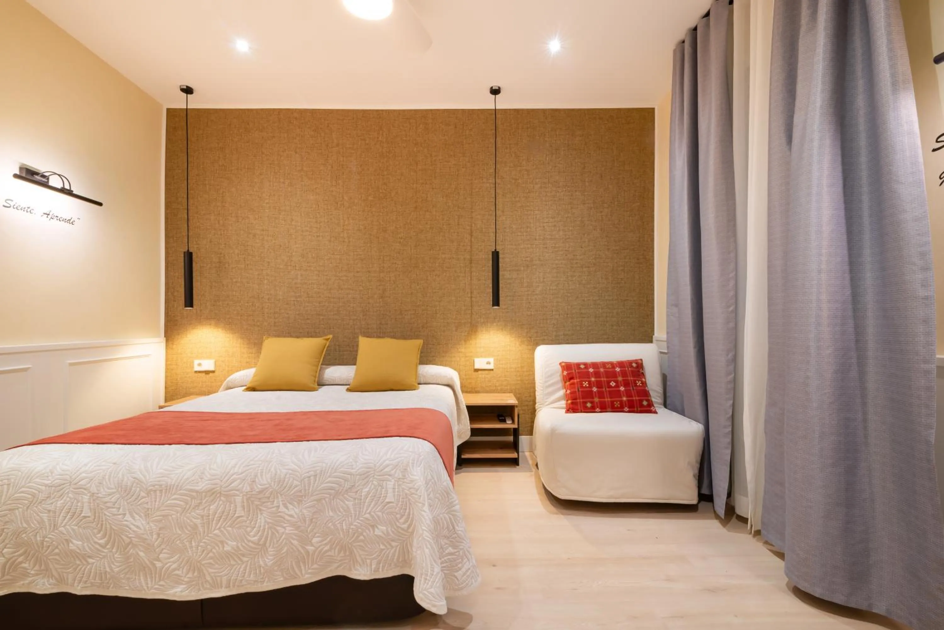 Photo of the whole room, Bed in Cálamo Guesthouse