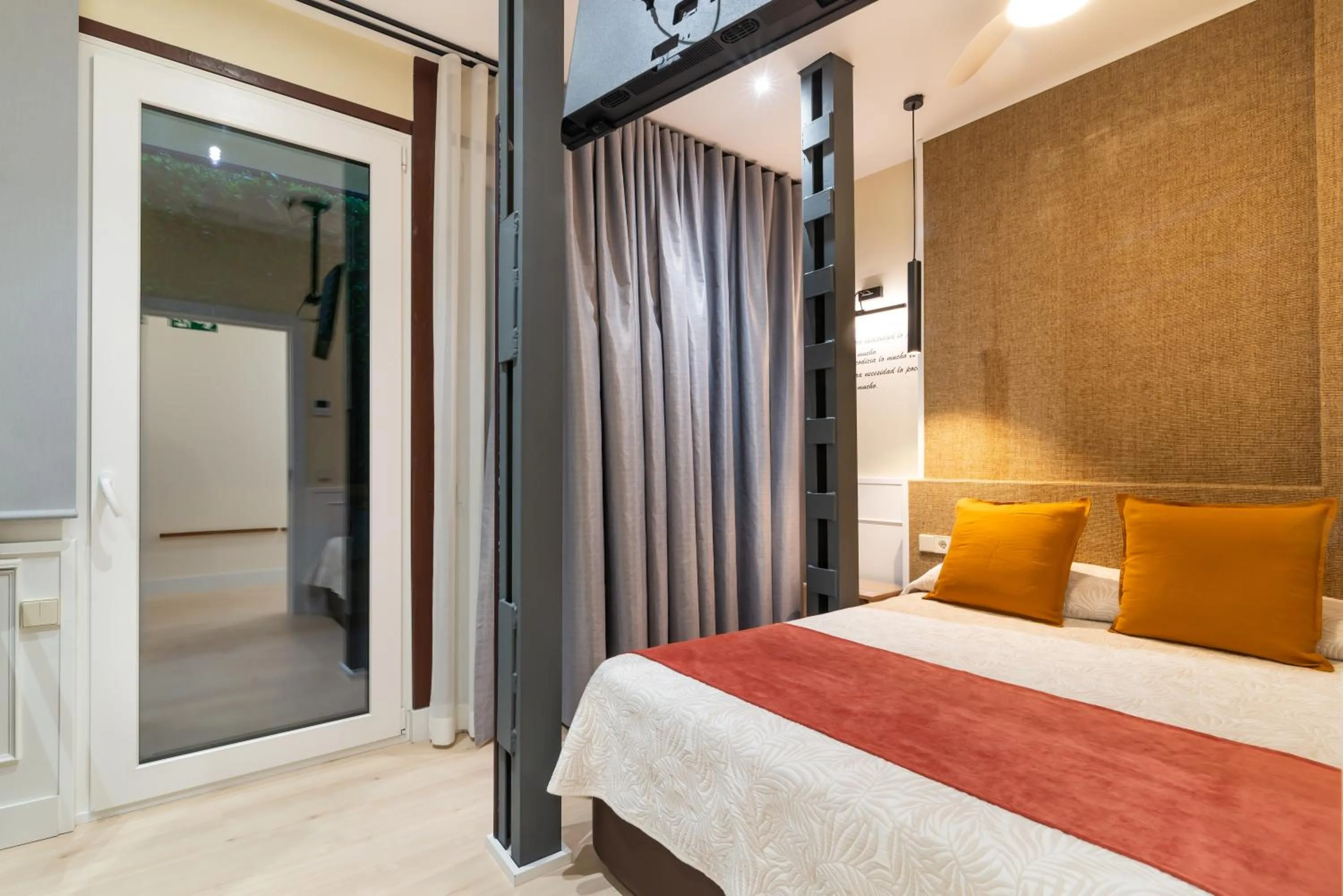 Photo of the whole room, Bed in Cálamo Guesthouse