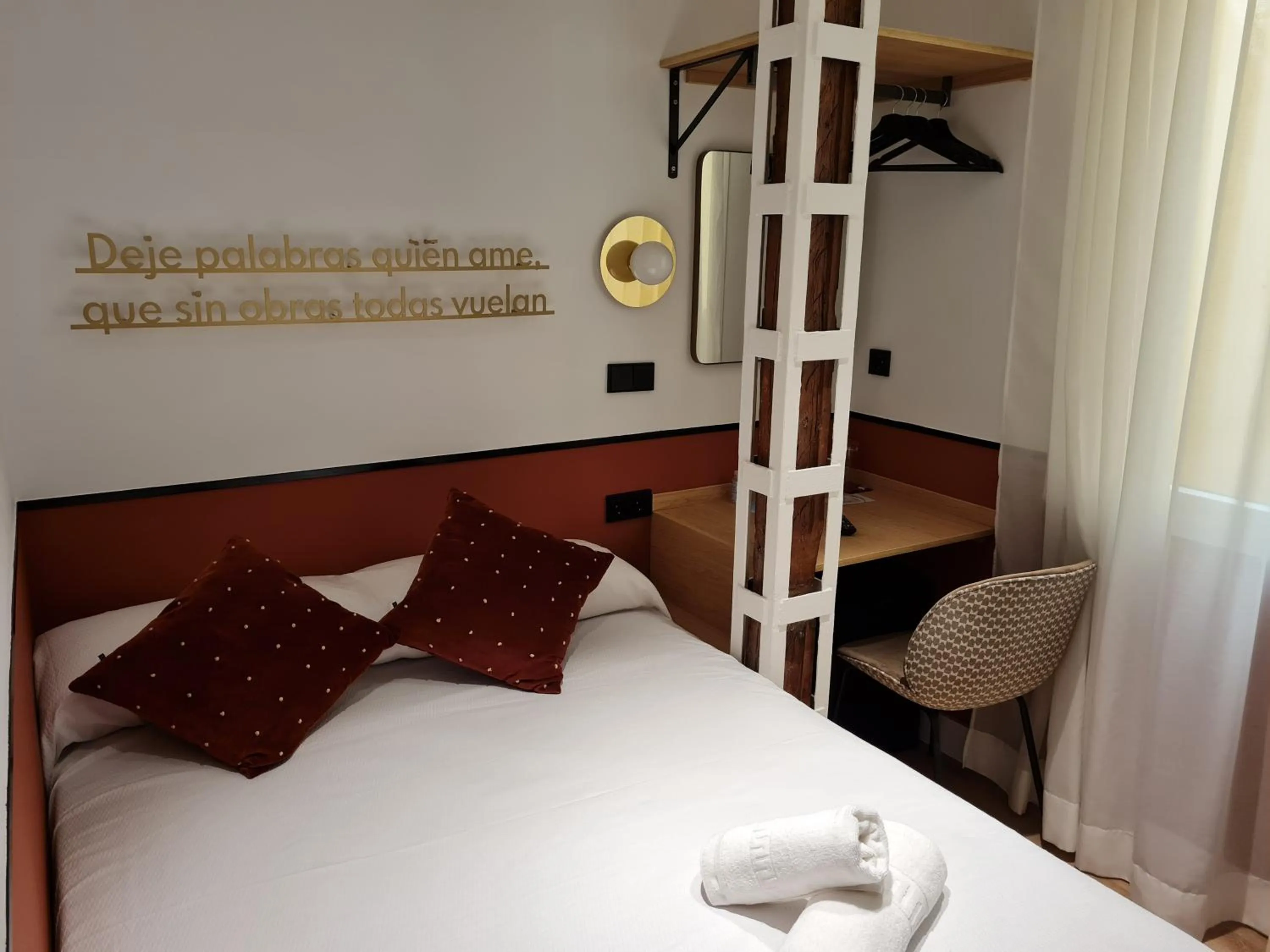 Decorative detail, Bed in Cálamo Guesthouse