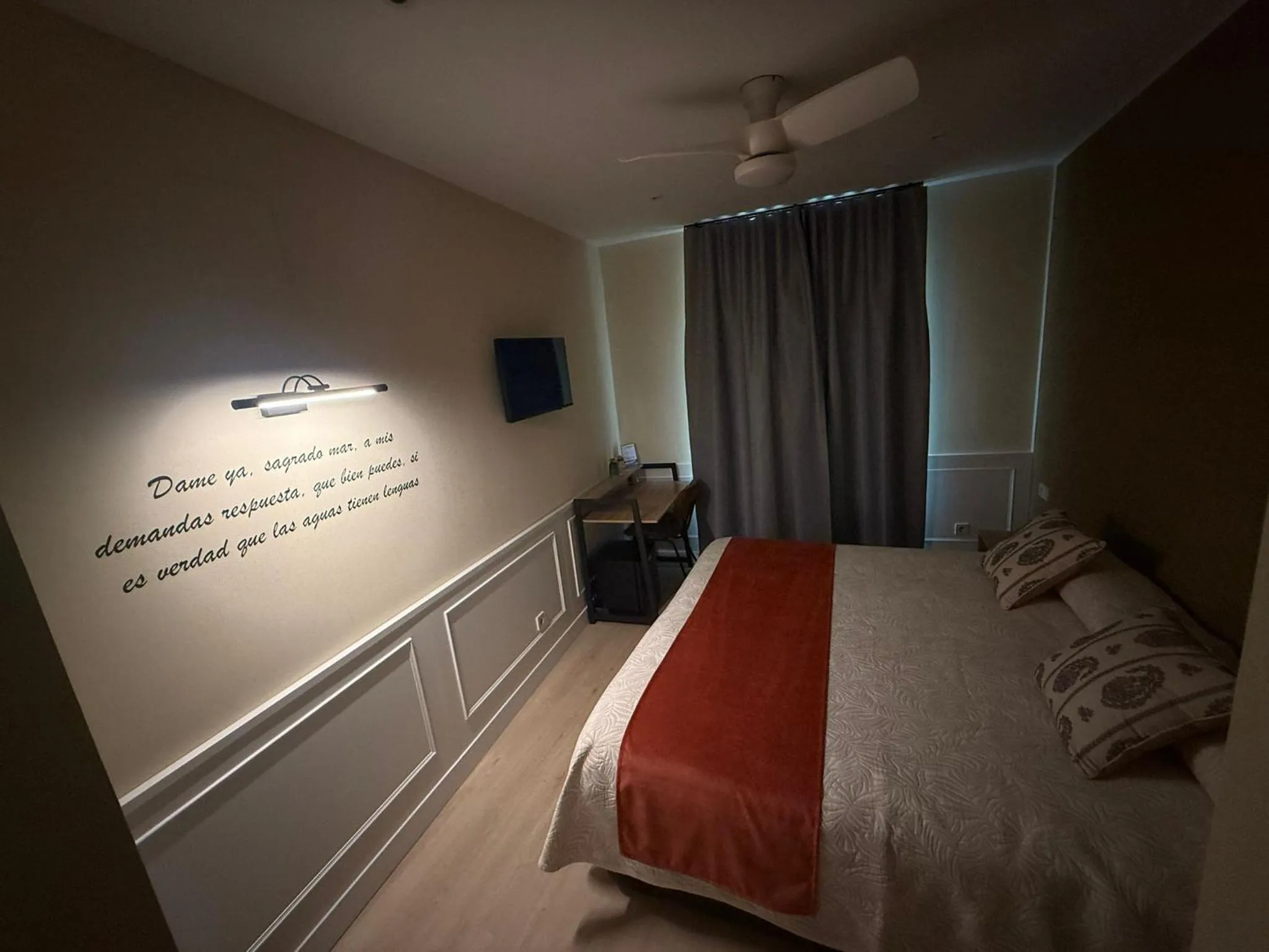 Photo of the whole room, Bed in Cálamo Guesthouse