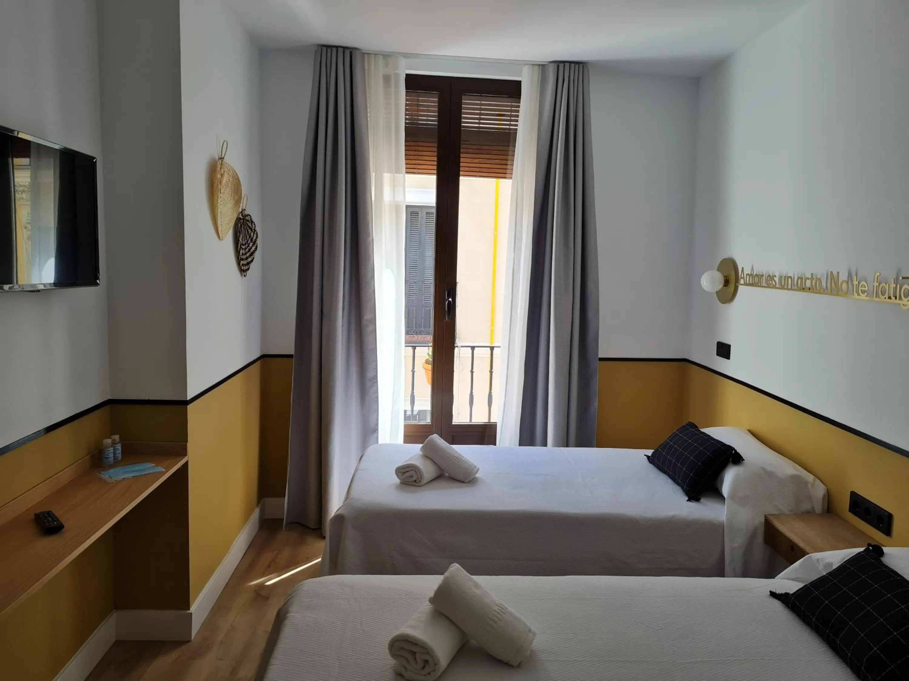 Photo of the whole room, Bed in Cálamo Guesthouse