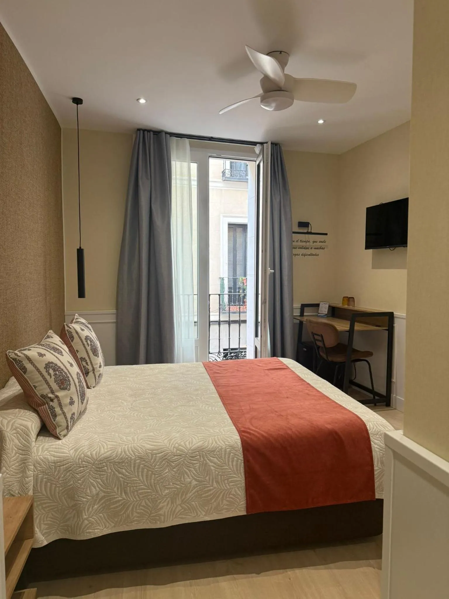 Photo of the whole room, Bed in Cálamo Guesthouse