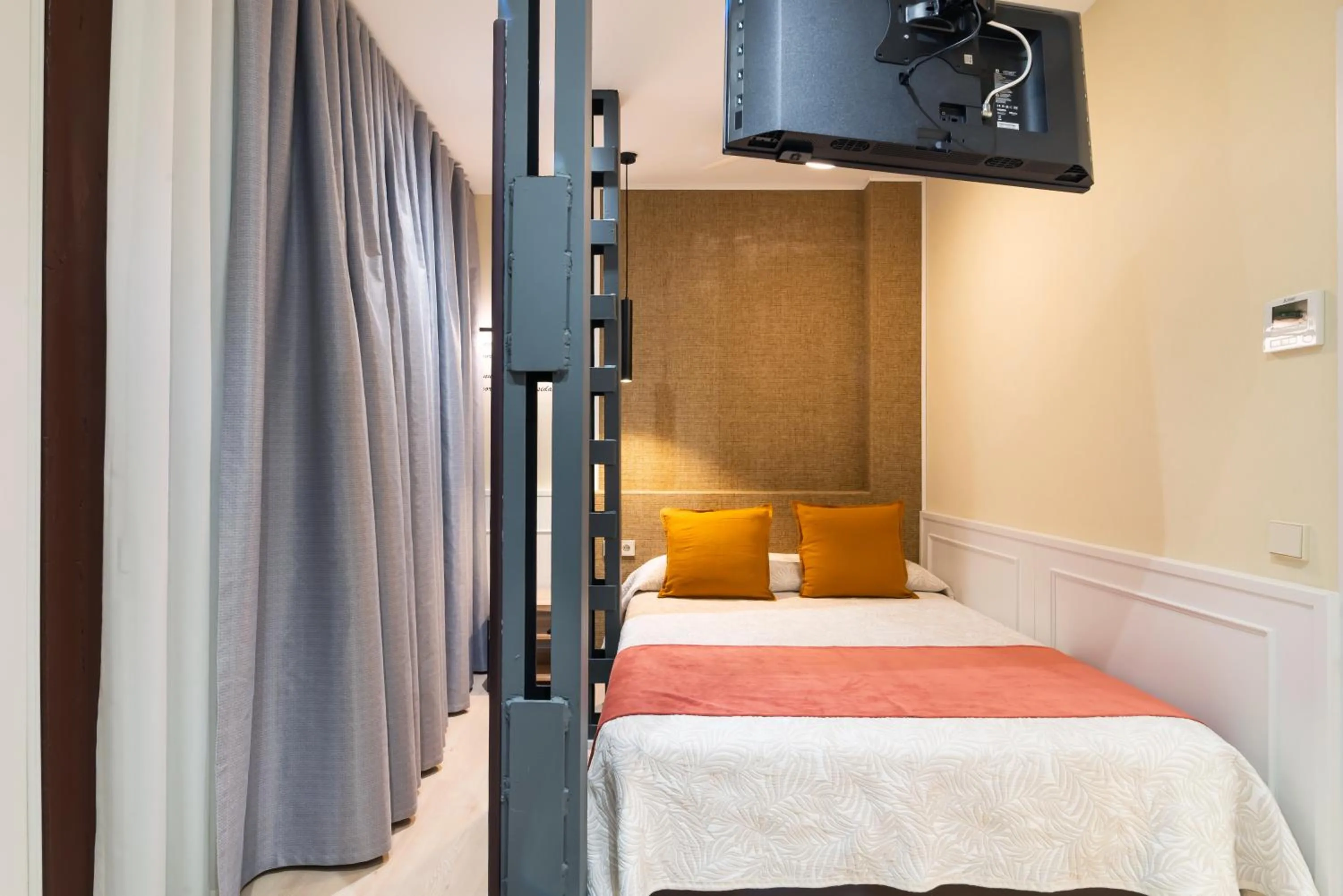 Photo of the whole room, Bed in Cálamo Guesthouse