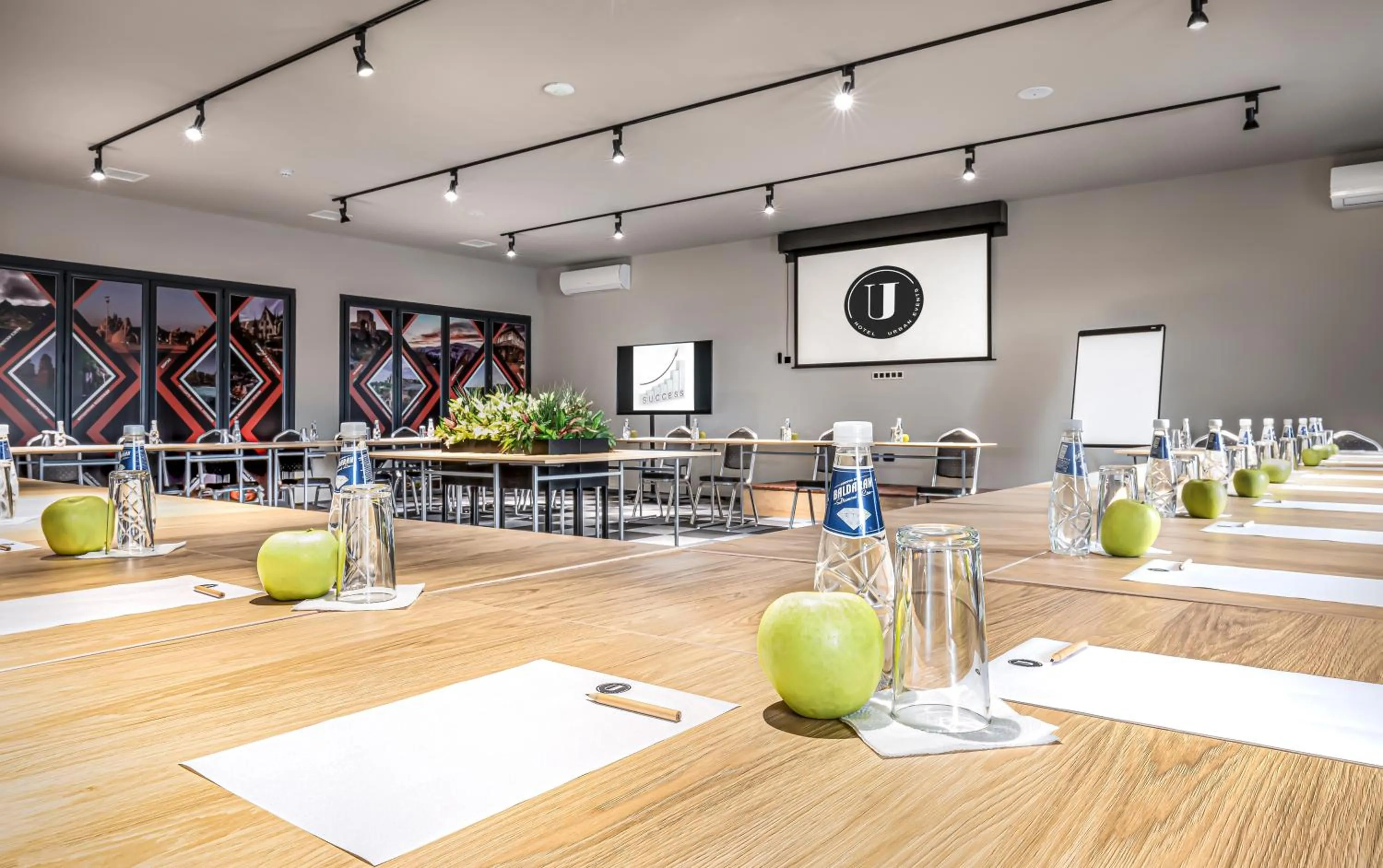 Food and drinks in Hotel Urban