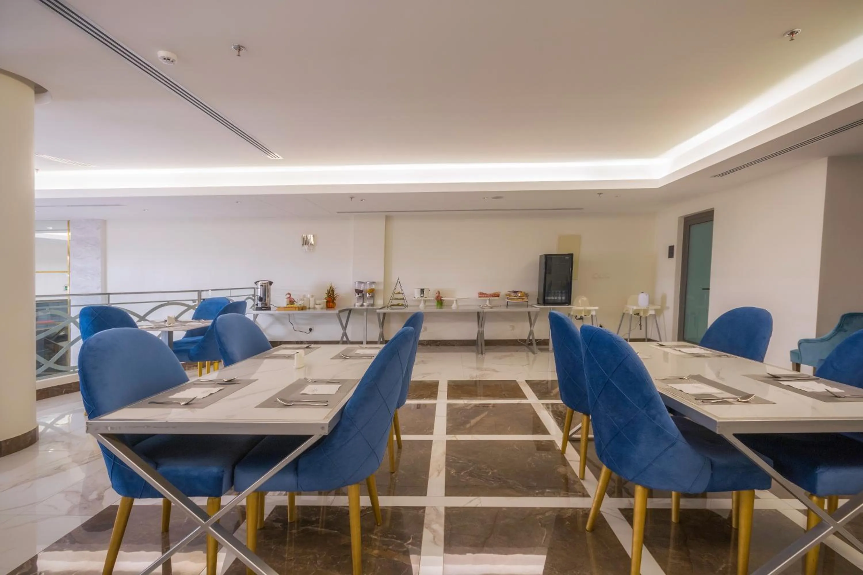 Restaurant/places to eat in The Address Palace Apartments