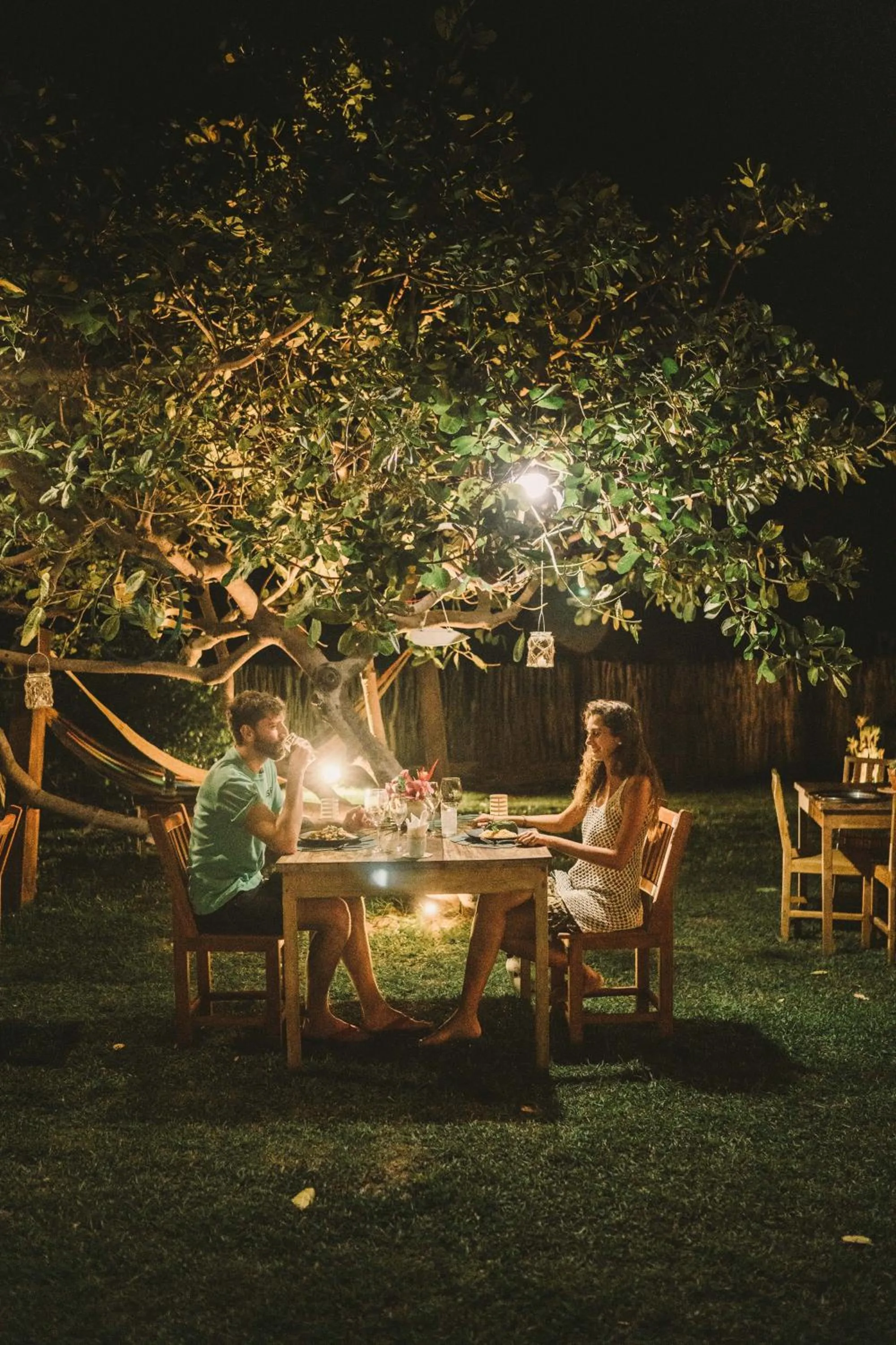 Restaurant/places to eat in VILA ATY LODGE