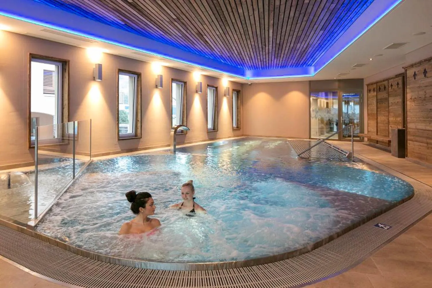 Swimming pool in Hotel Alex Business & SPA