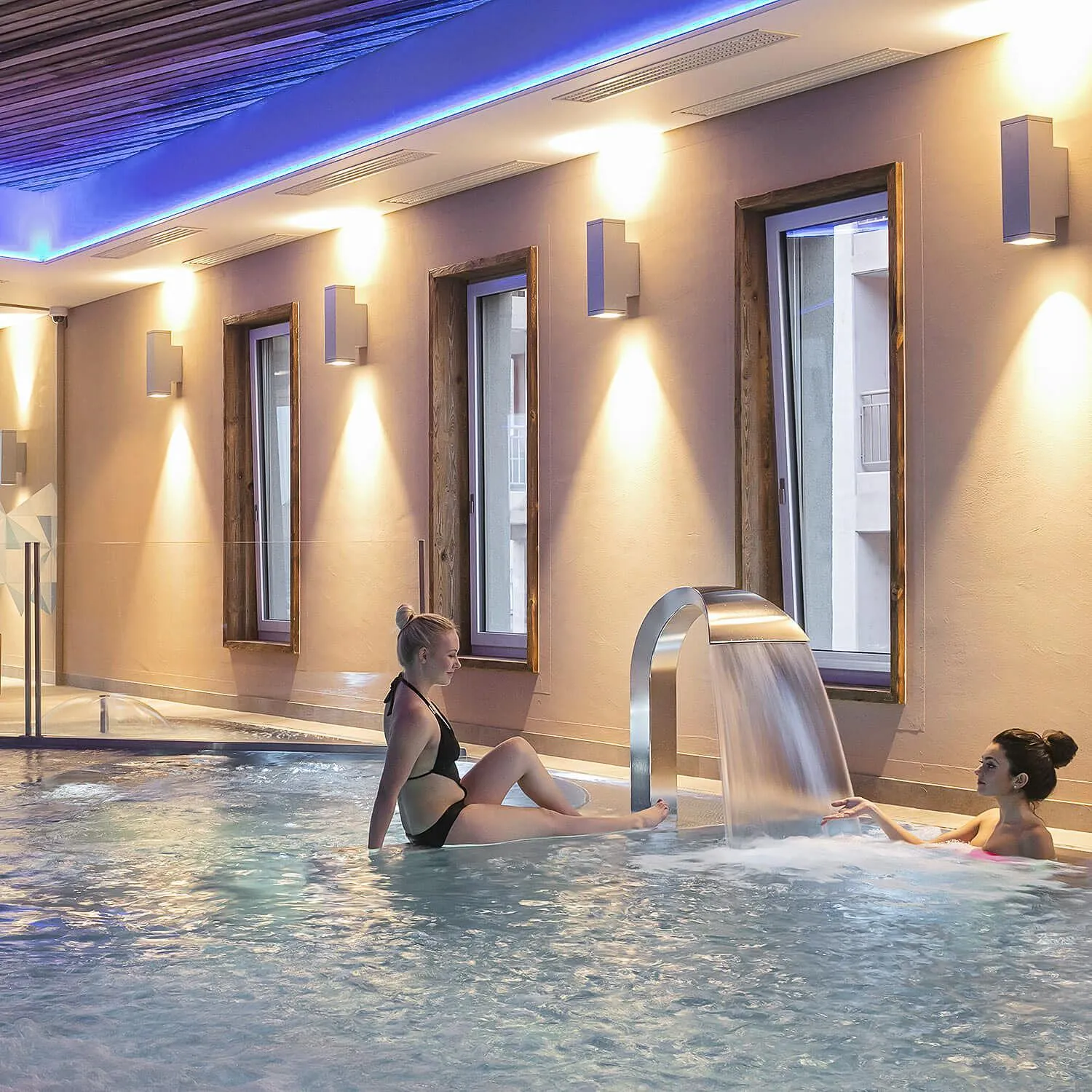 Swimming pool in Hotel Alex Business & SPA