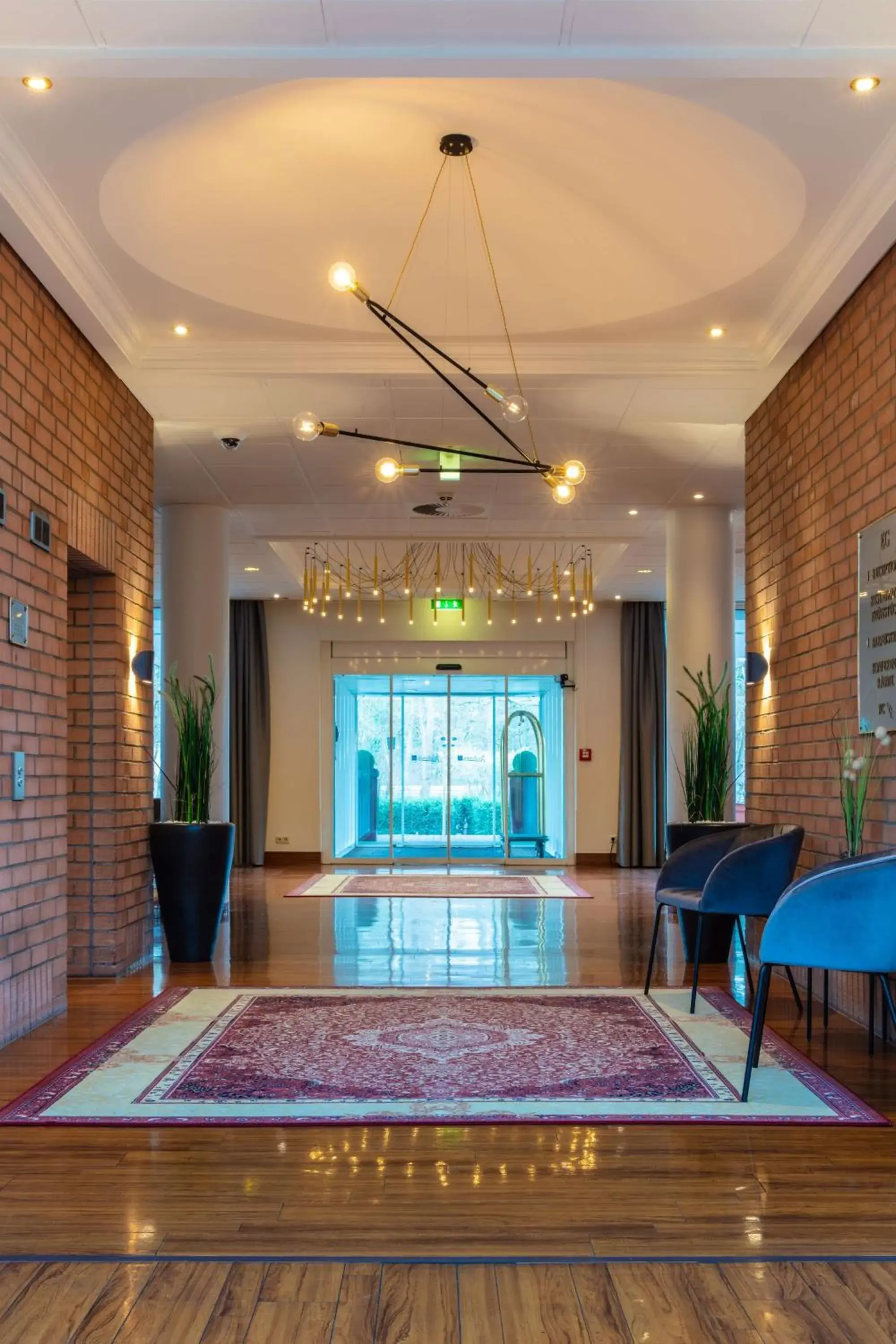 Facade/entrance in Radisson Blu Hotel Karlsruhe Facade/entrance in Radisson Blu Hotel Karlsruhe