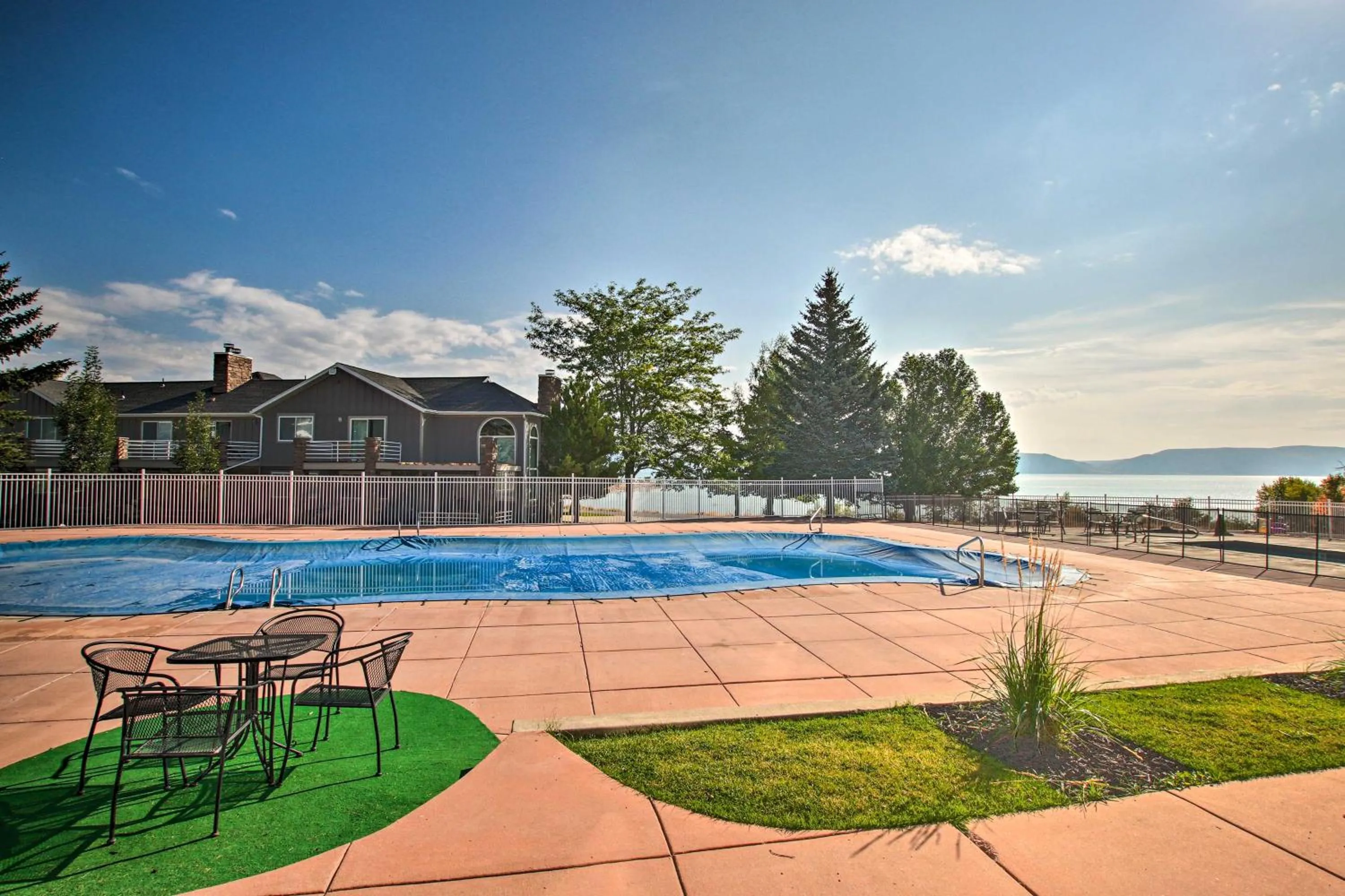 Garden City Condo with Pool Access by Bear Lake!