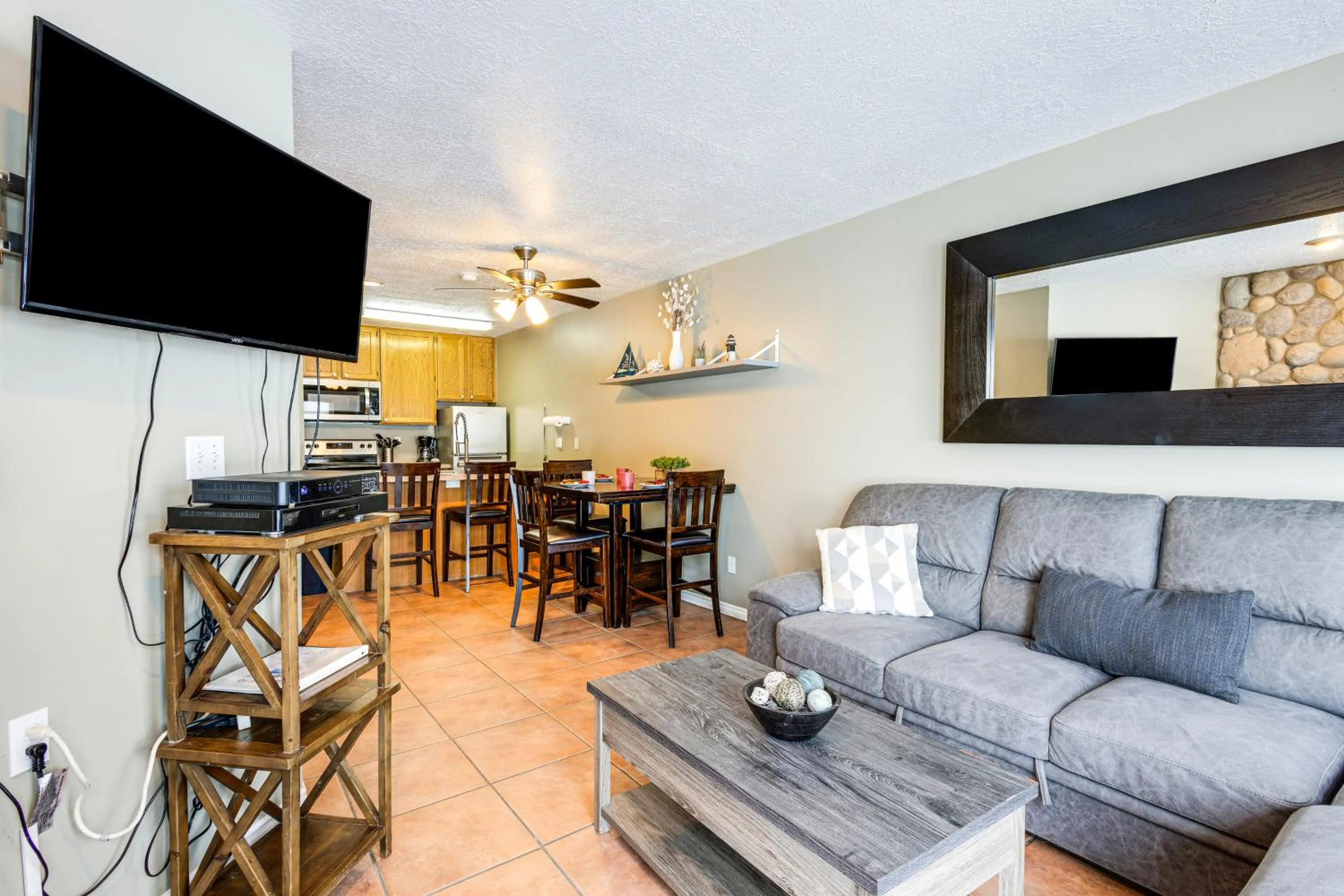 Garden City Condo with Pool Access by Bear Lake!