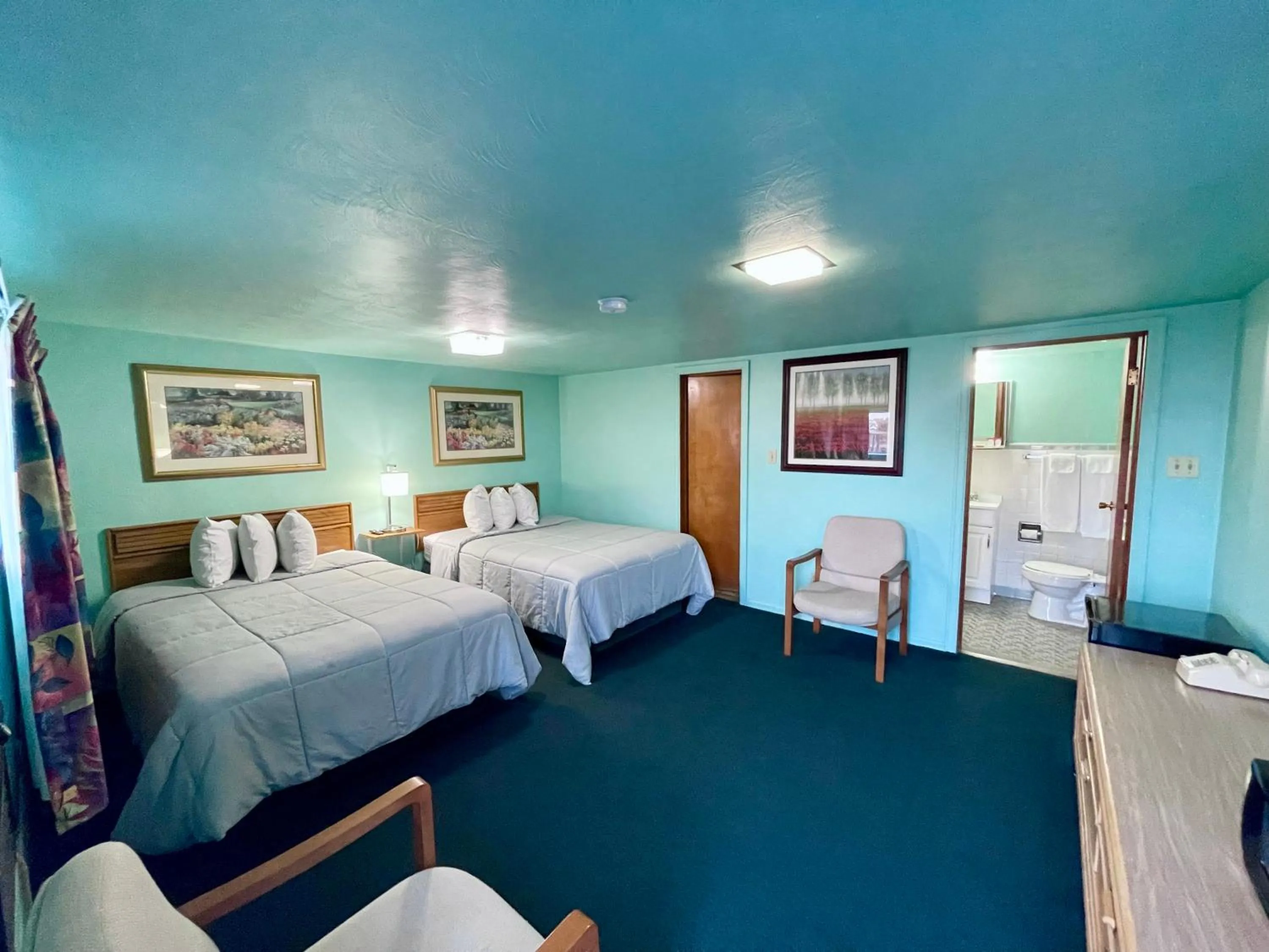 Bed in Best Motel Bowling Green