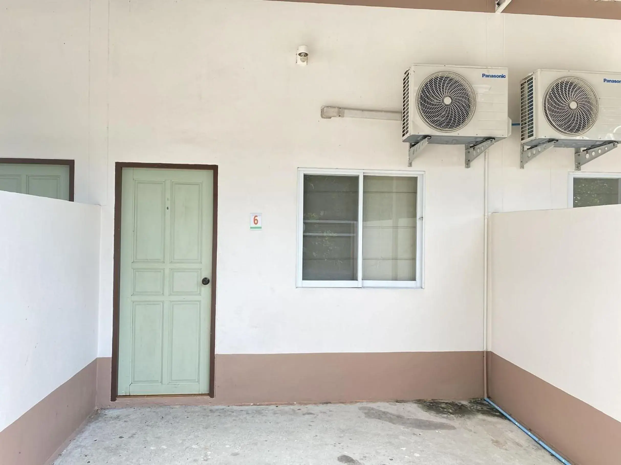 Facade/entrance in Baan Rim Nam Resort Facade/entrance in Baan Rim Nam Resort