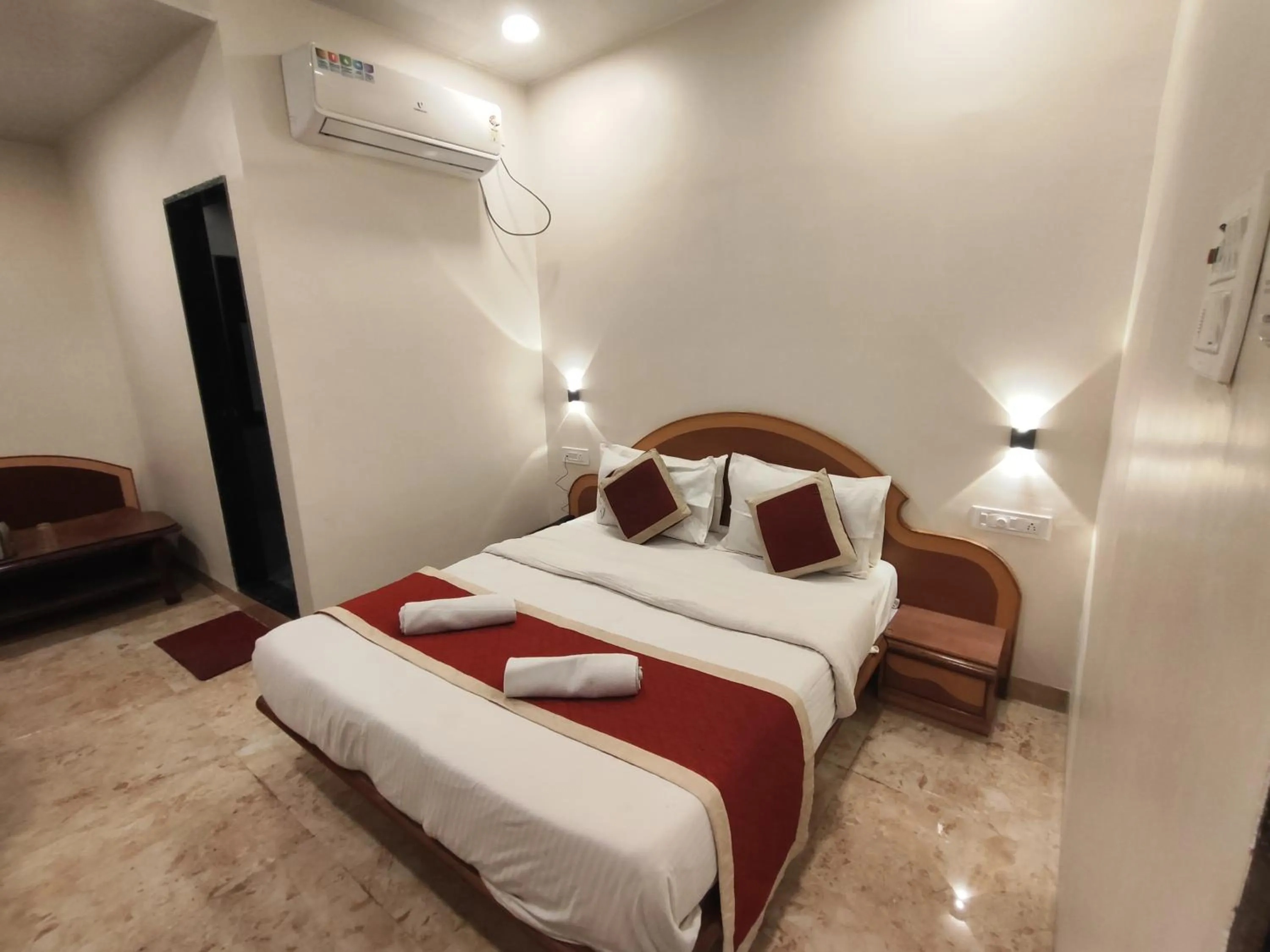 Bed in Hotel Always Welcome by SAH