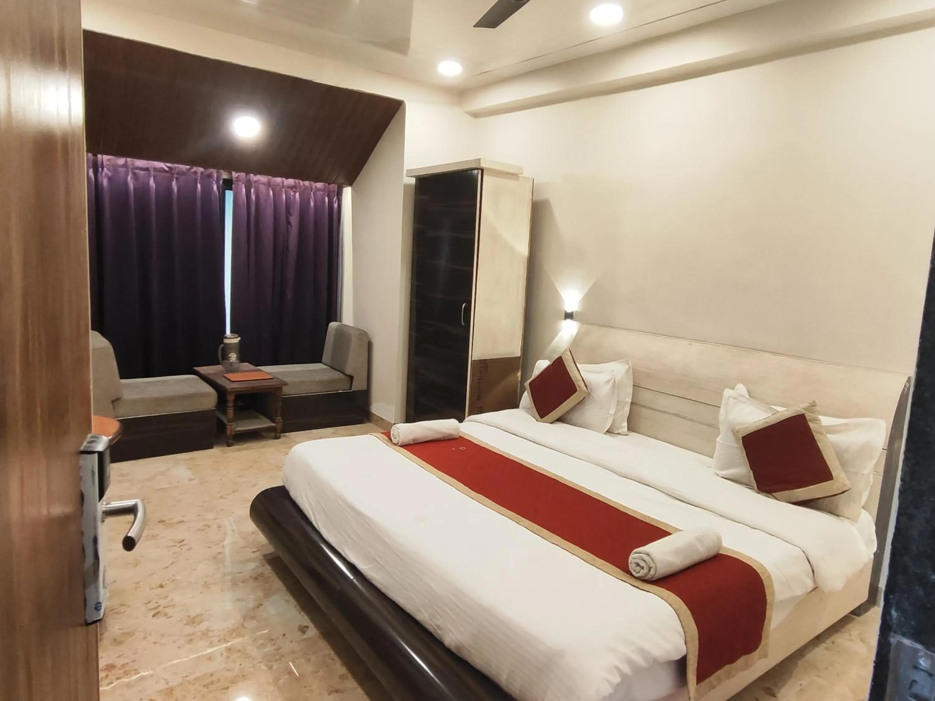 Bed in Hotel Always Welcome by SAH