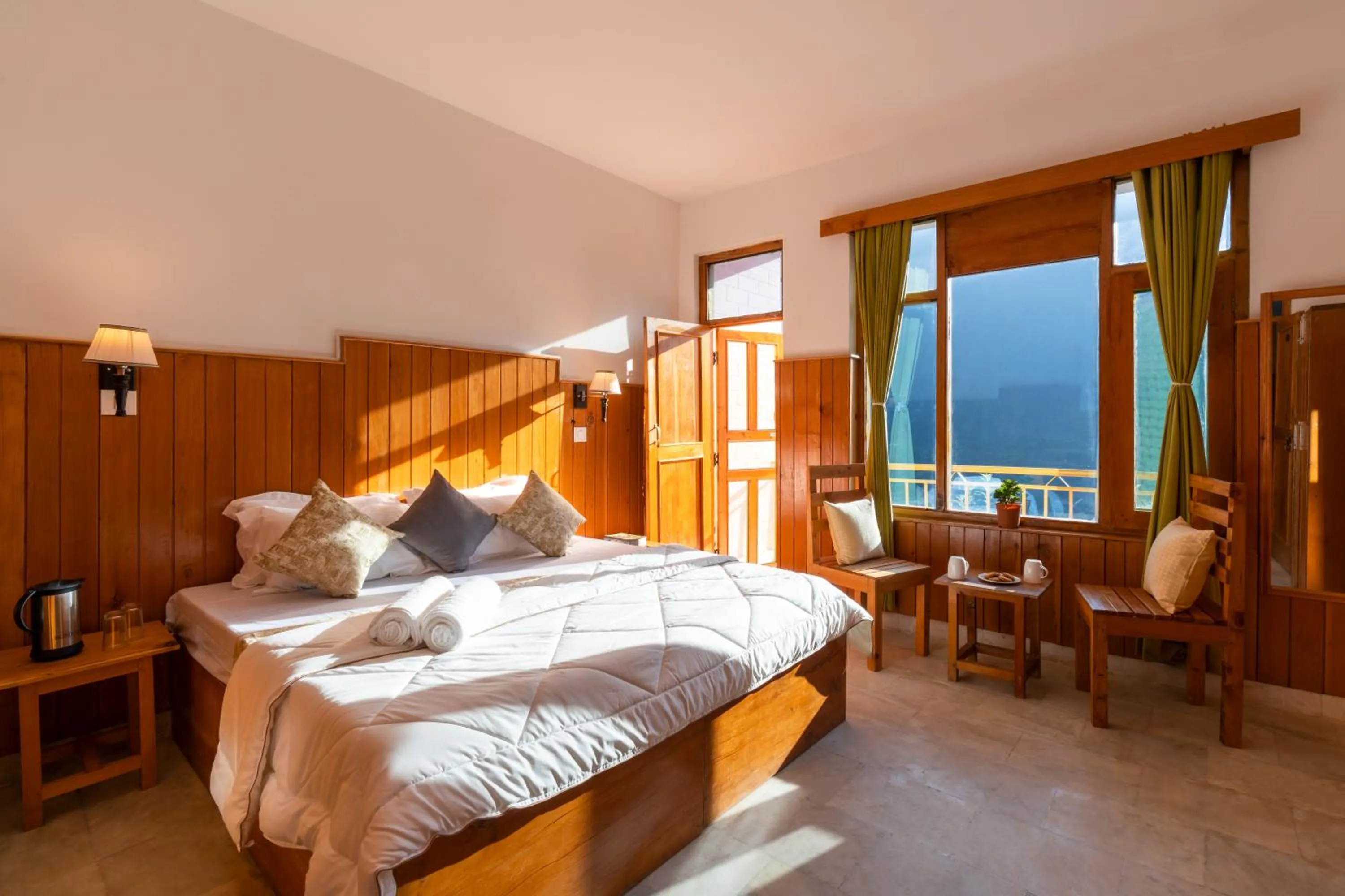 Day, Bed in Zostel Shangarh, Kullu