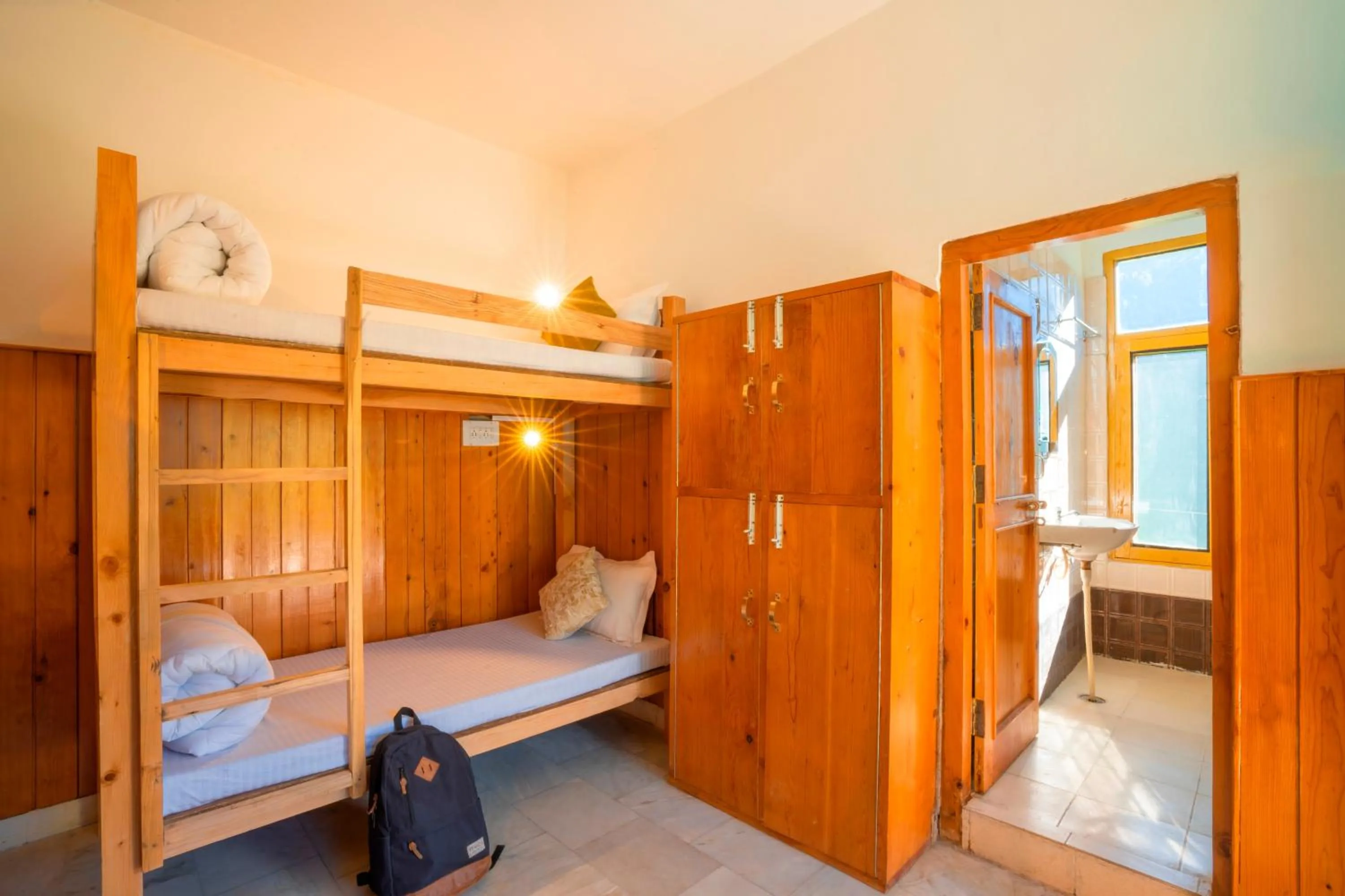 bunk bed, Bed in Zostel Shangarh, Kullu