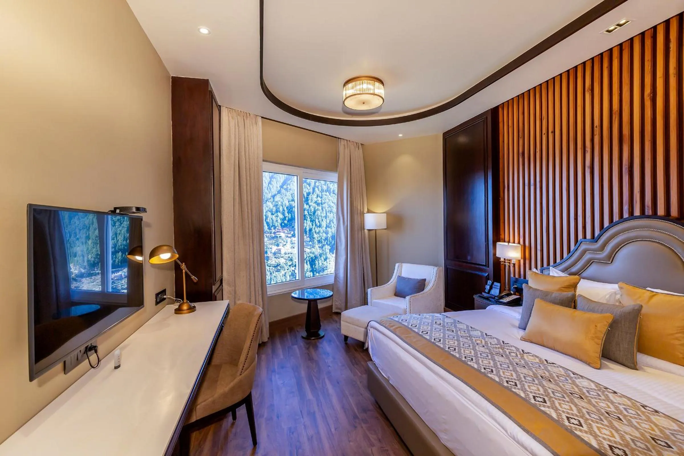 Photo of the whole room, Bed in Fortune Park Dalhousie - Member ITC Hotels' Group