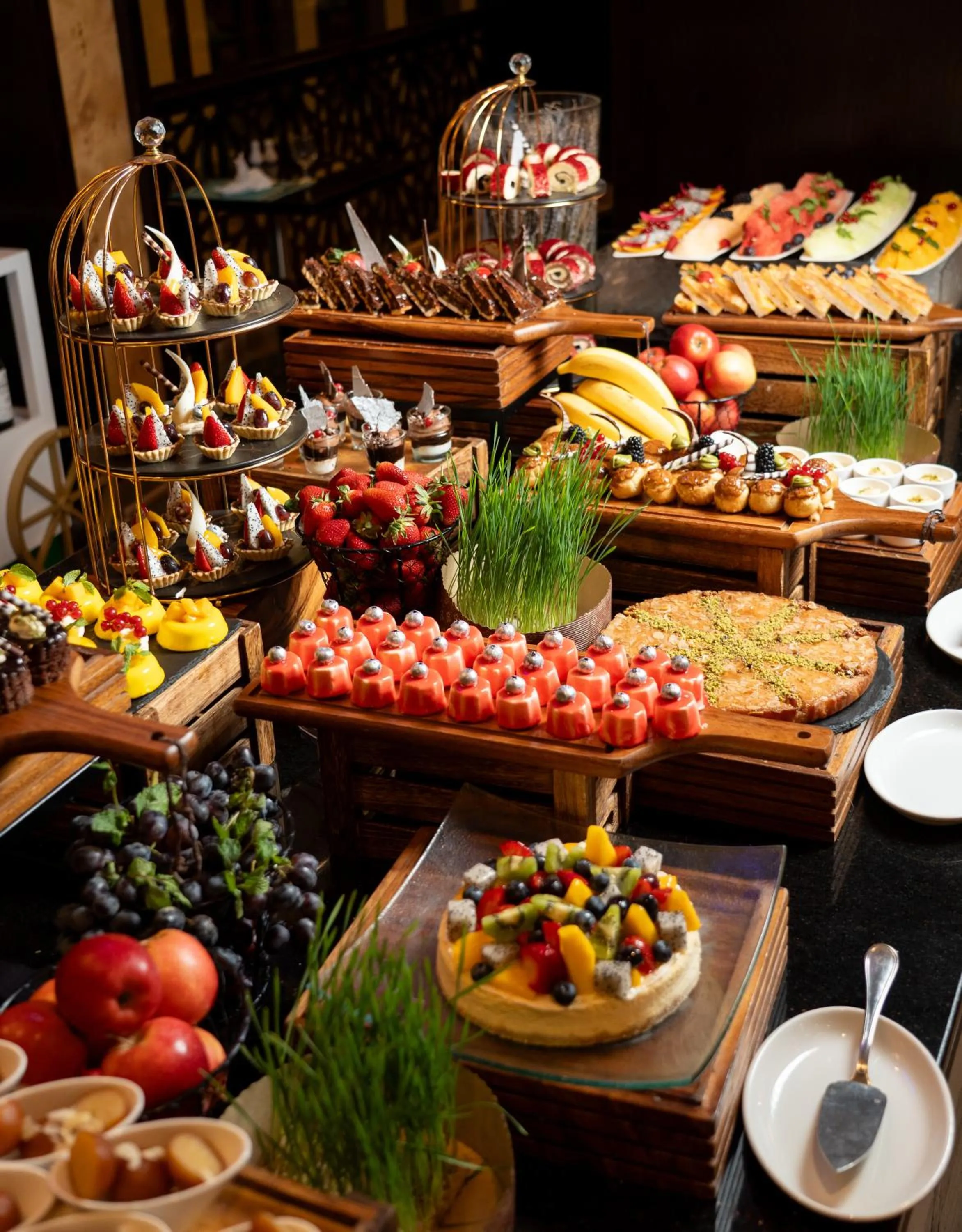 Food and drinks in Metropolitan Al Mafraq Hotel