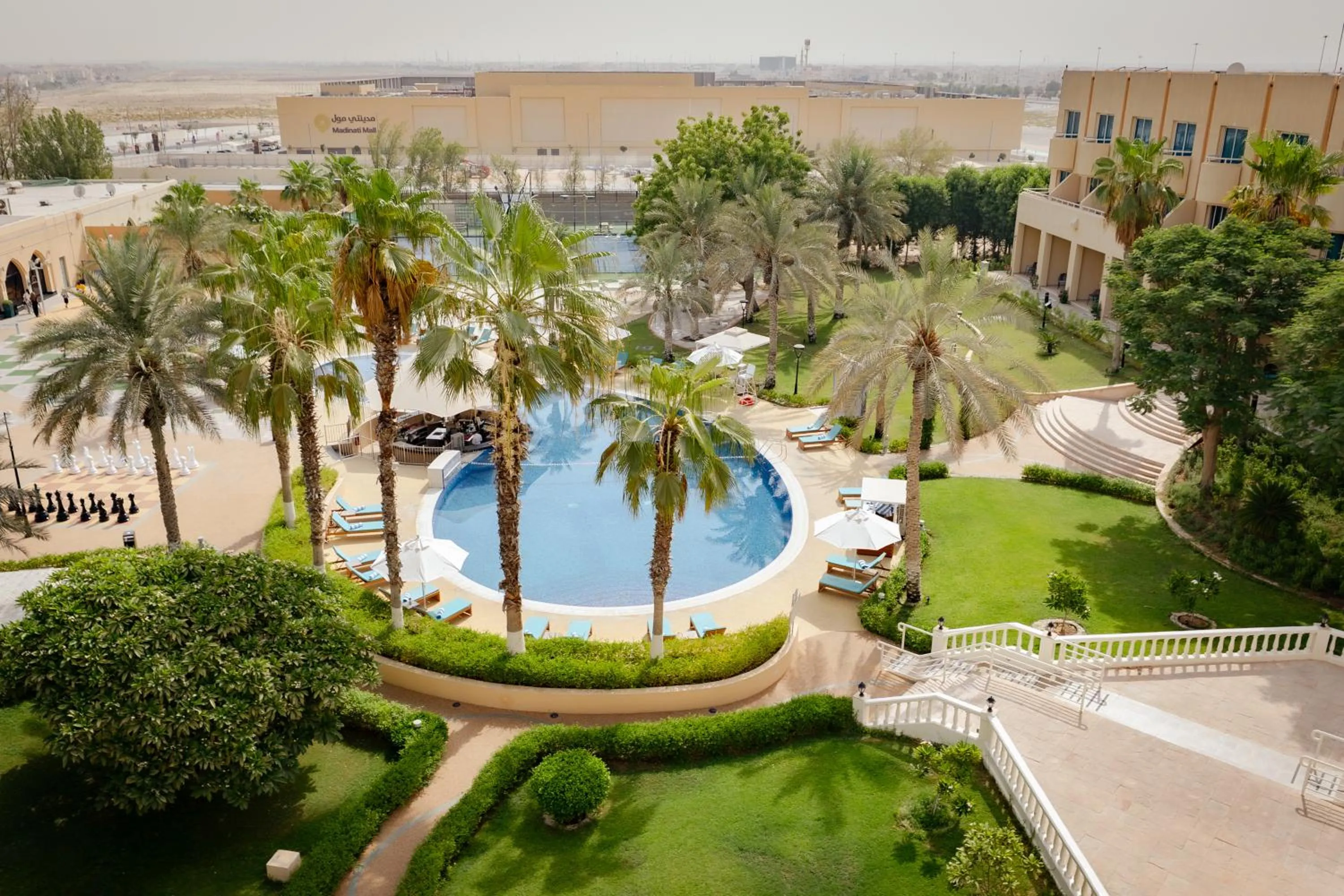 Garden in Metropolitan Al Mafraq Hotel