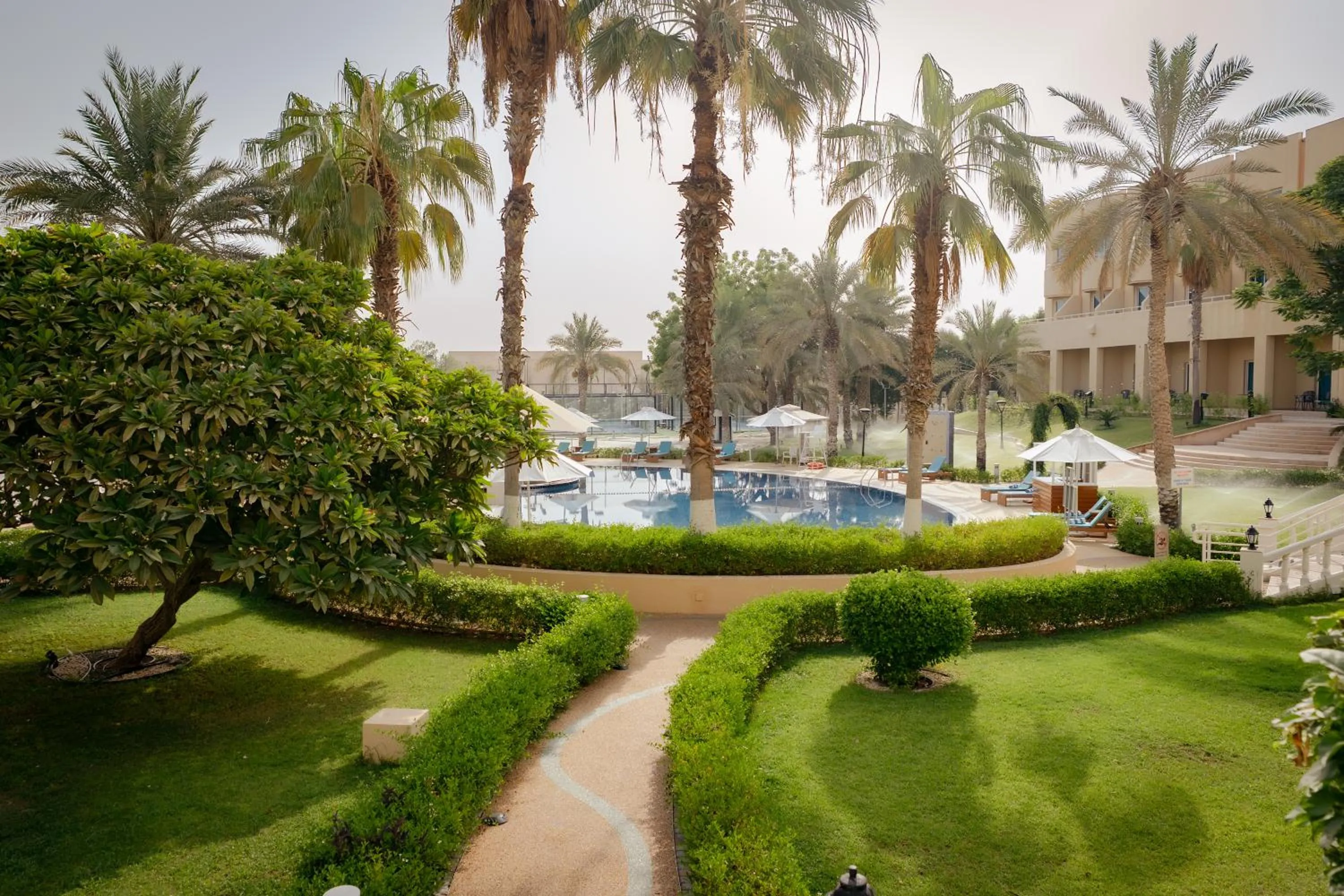 Garden in Metropolitan Al Mafraq Hotel