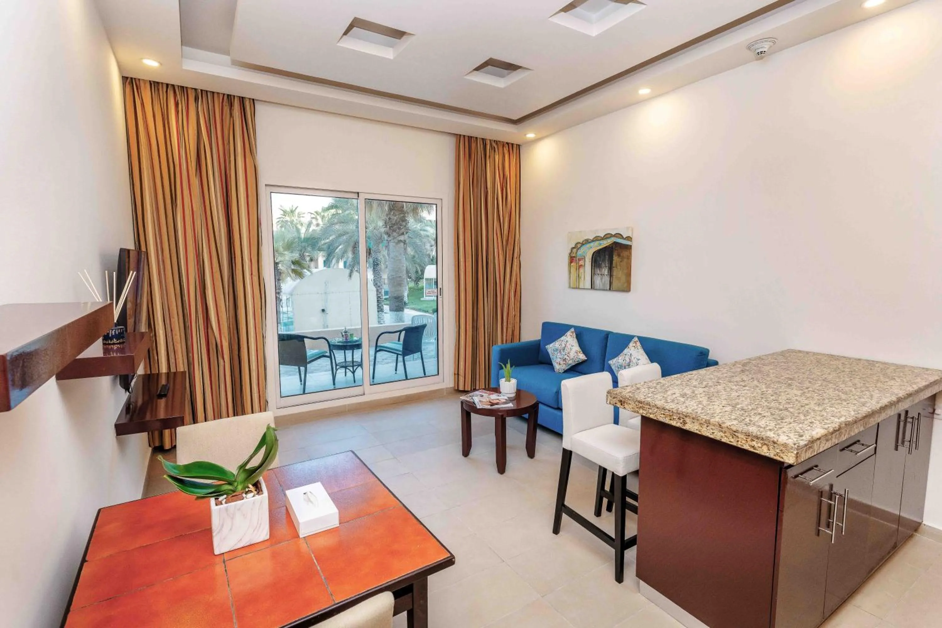 TV and multimedia in Metropolitan Al Mafraq Hotel