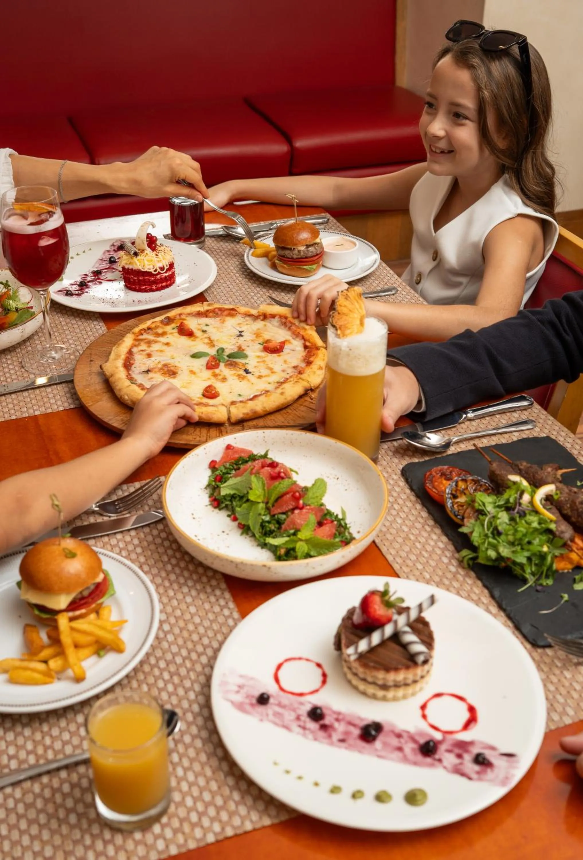 Restaurant/places to eat in Metropolitan Al Mafraq Hotel