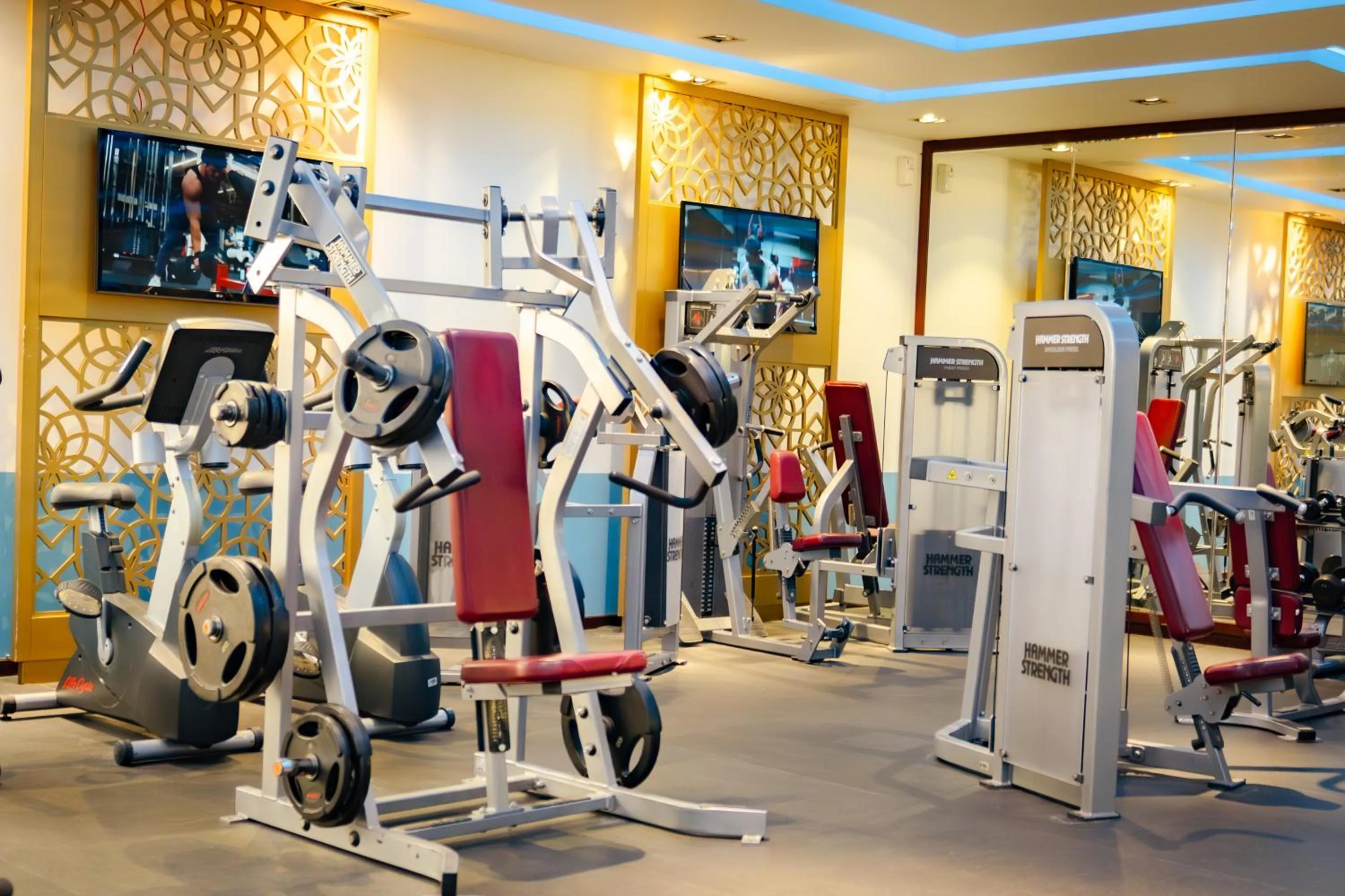 Fitness centre/facilities in Metropolitan Al Mafraq Hotel