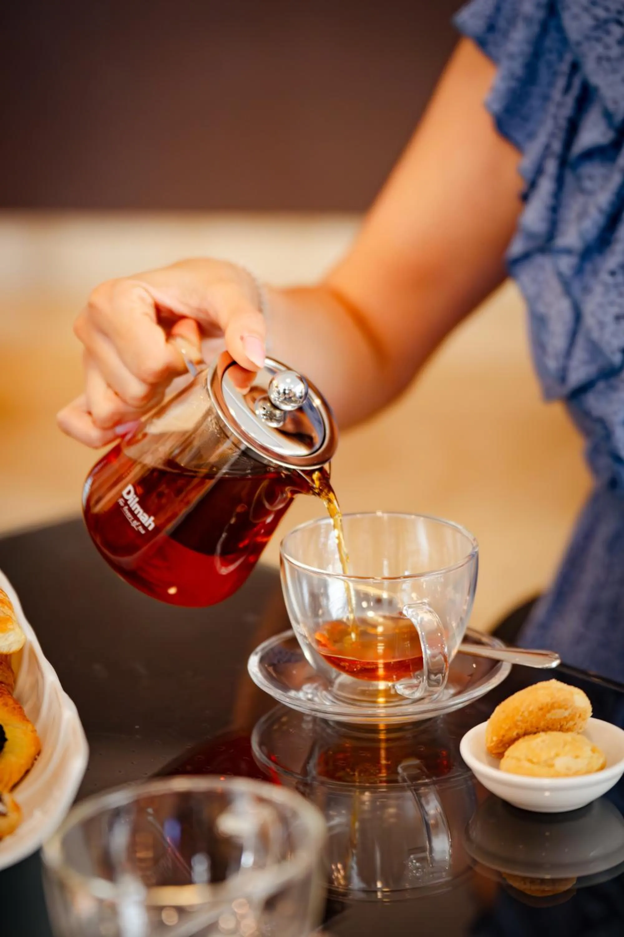 Coffee/tea facilities in Metropolitan Al Mafraq Hotel