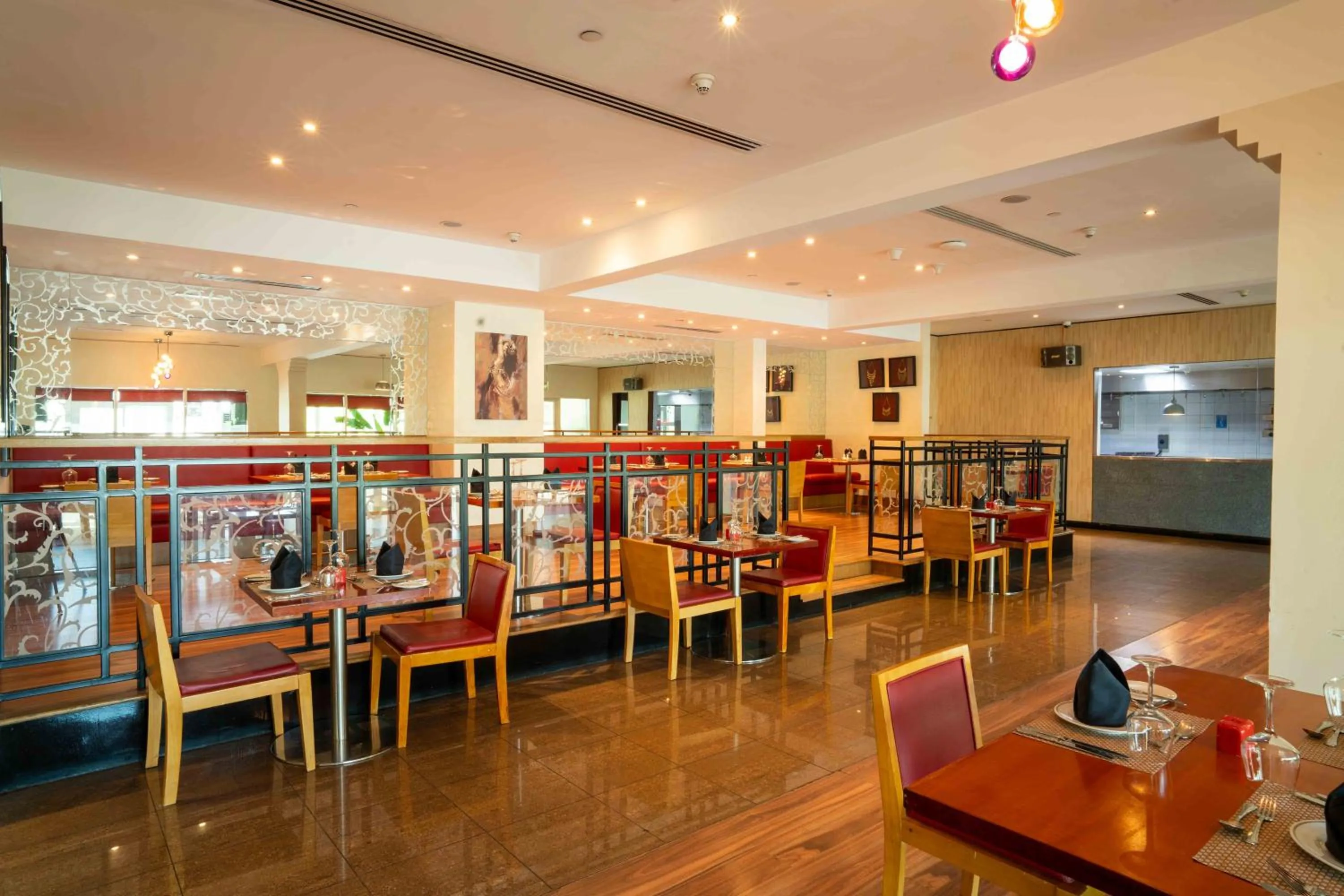 Restaurant/places to eat in Metropolitan Al Mafraq Hotel