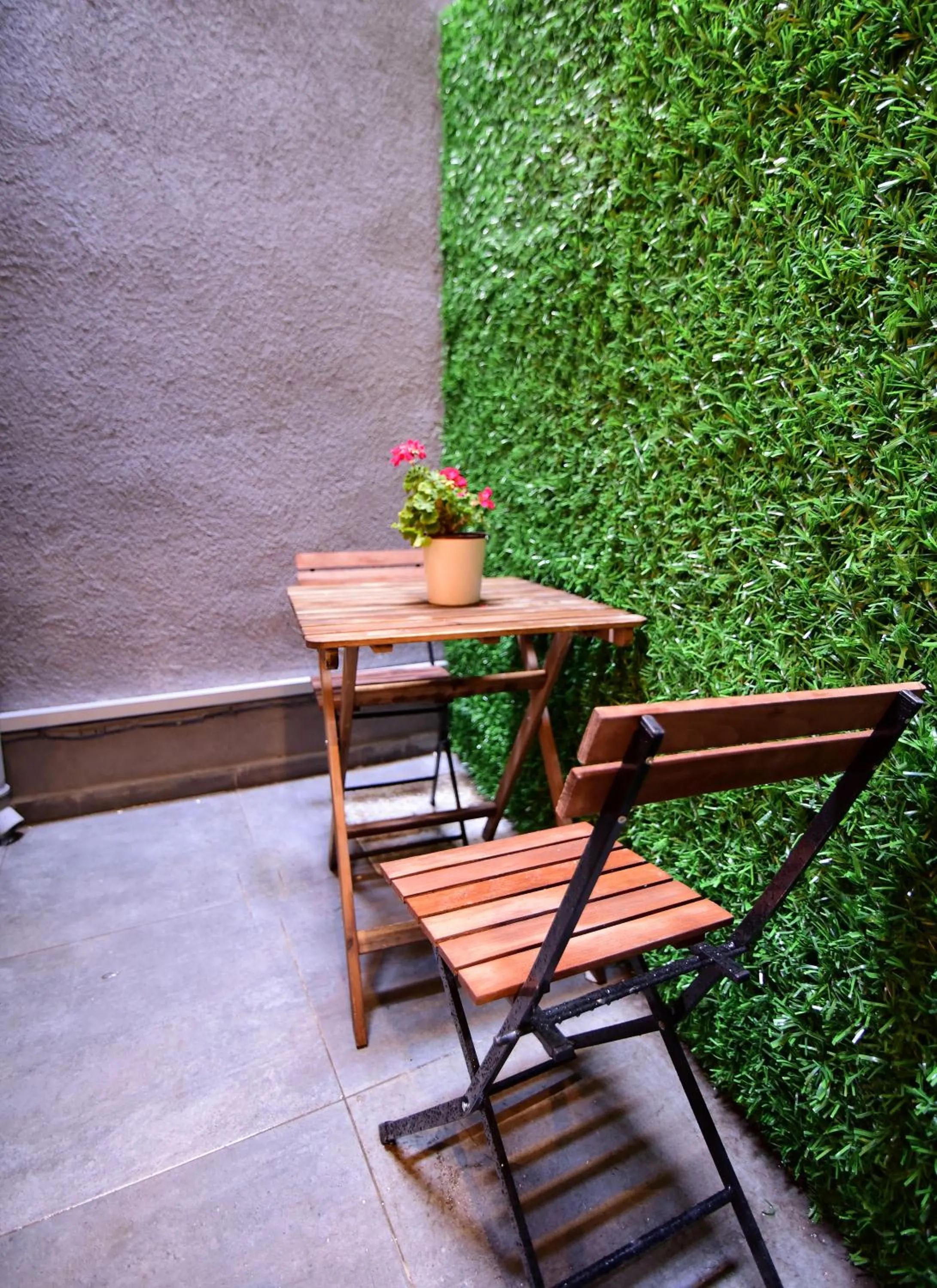 Garden in The Row Taksim Hotel