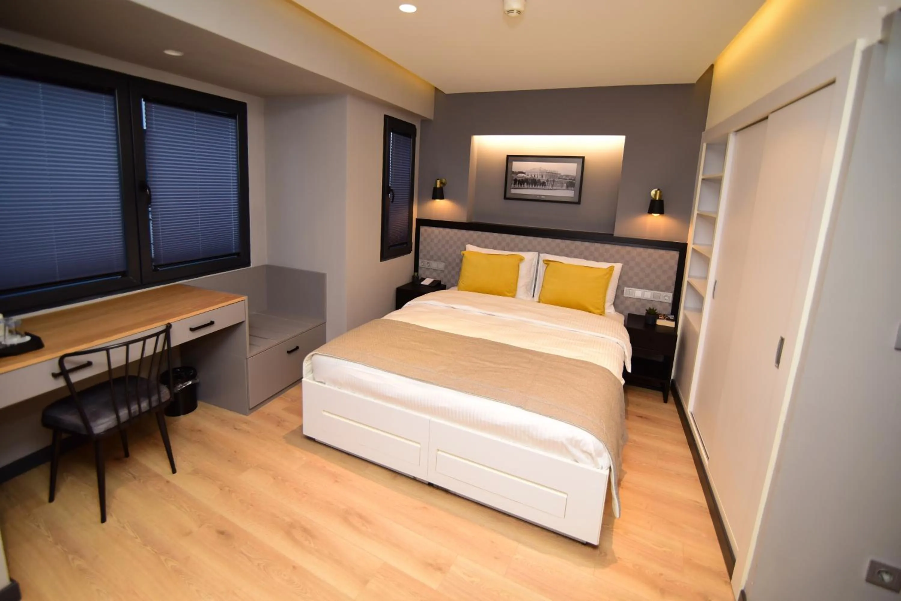 Bedroom, Bed in The Row Taksim Hotel