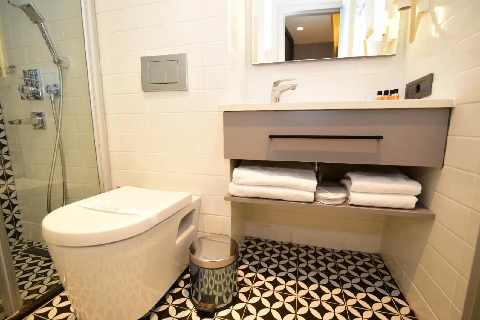 Toilet in The Row Taksim Hotel