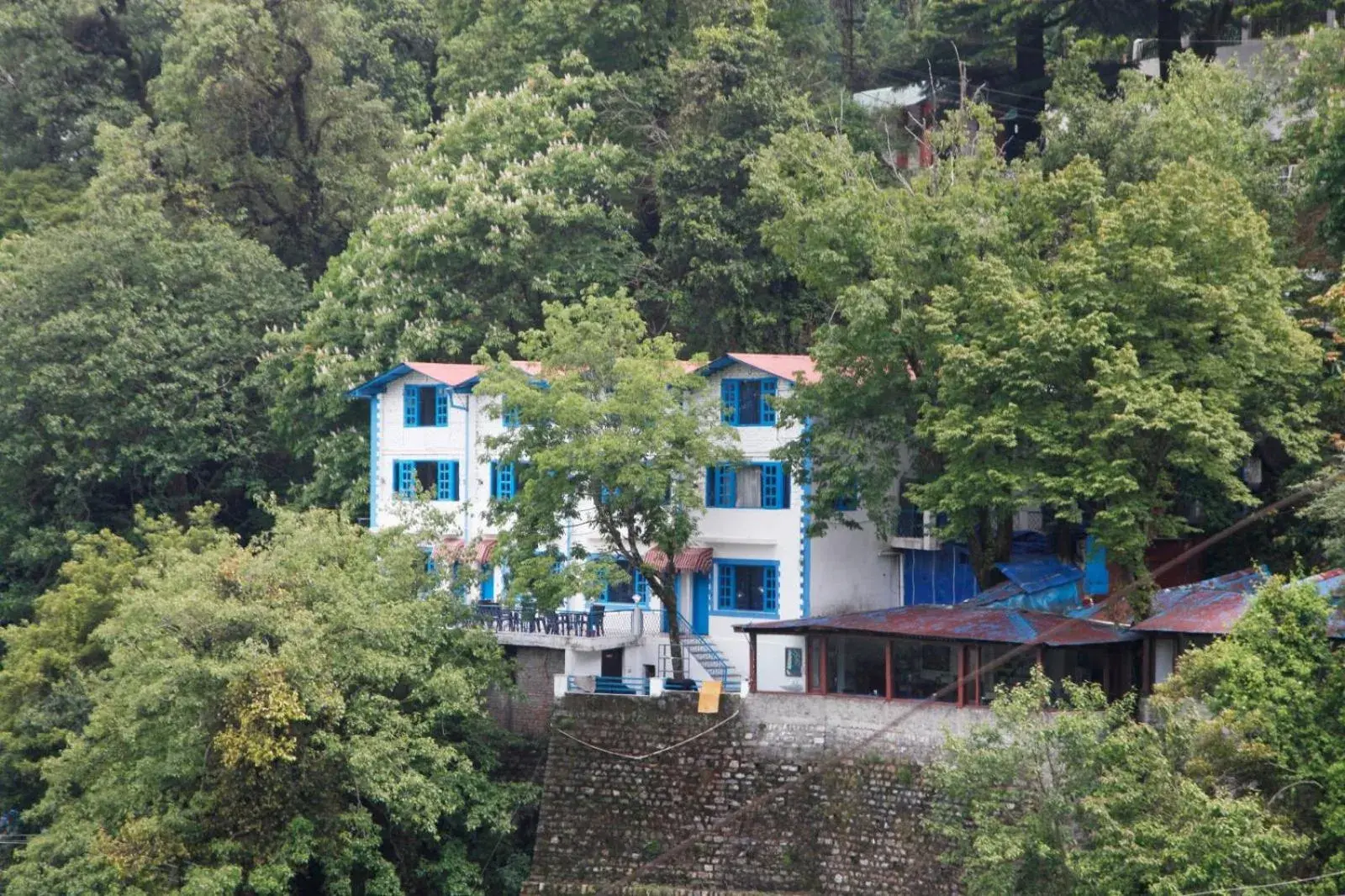 Property building in Manu Maharani Regency Property building in Manu Maharani Regency