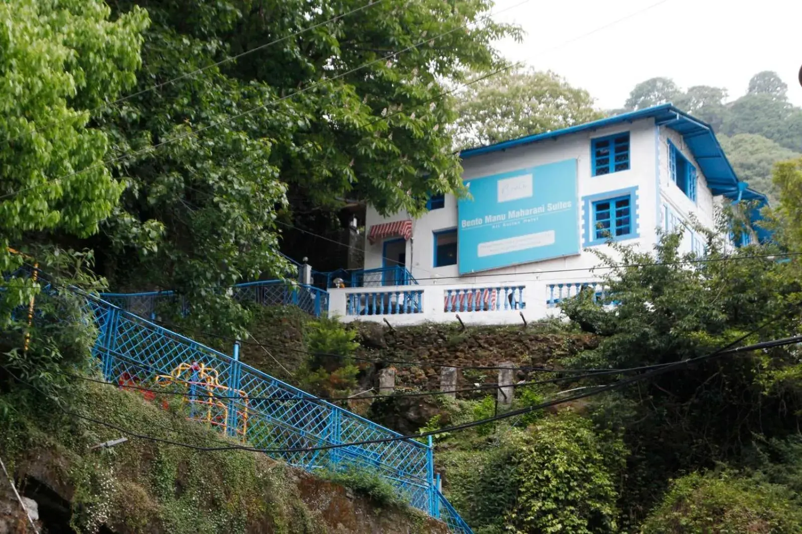 Property building in Manu Maharani Regency Property building in Manu Maharani Regency