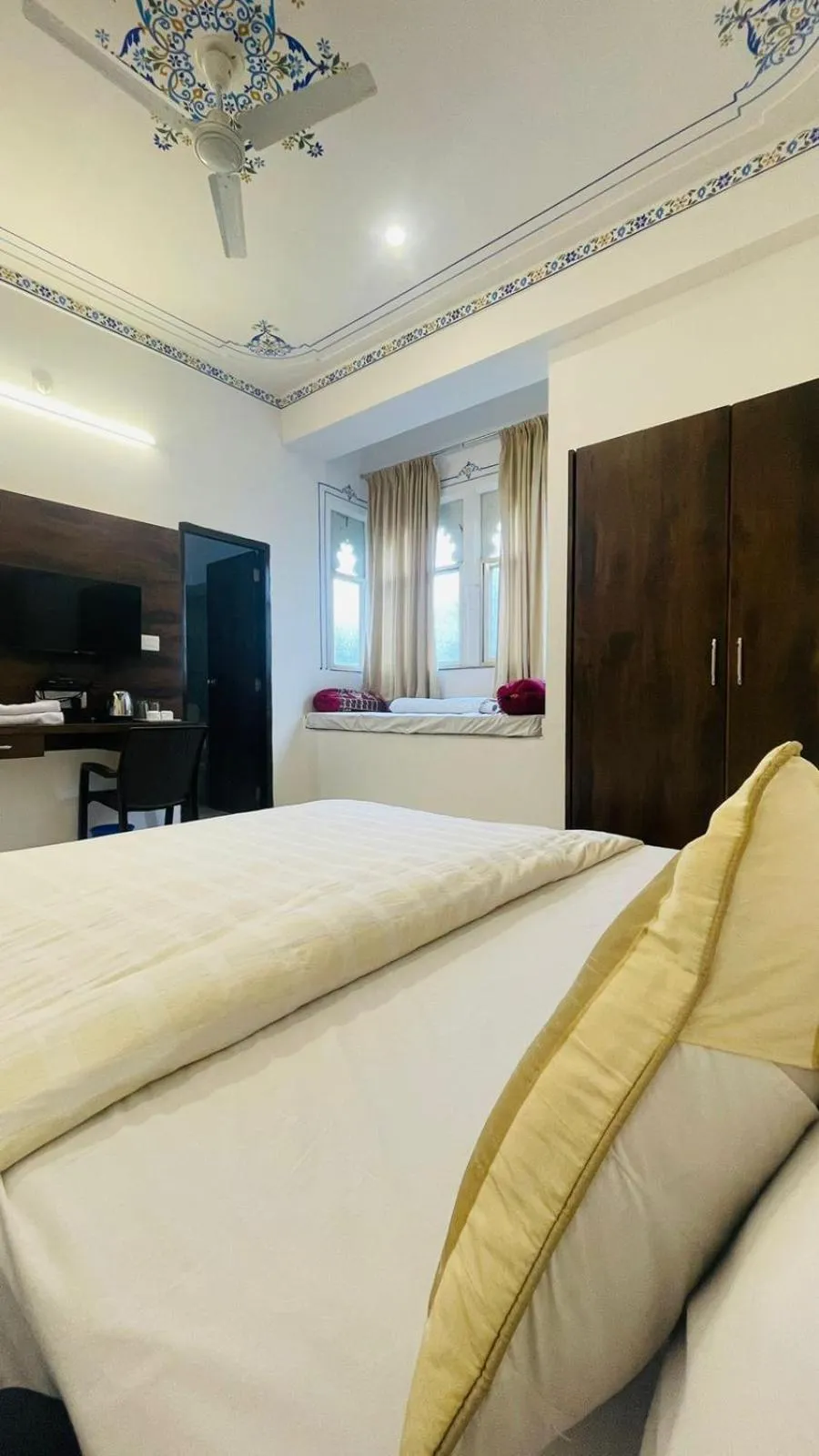 Bed in Royal Heritage Haveli Udaipur