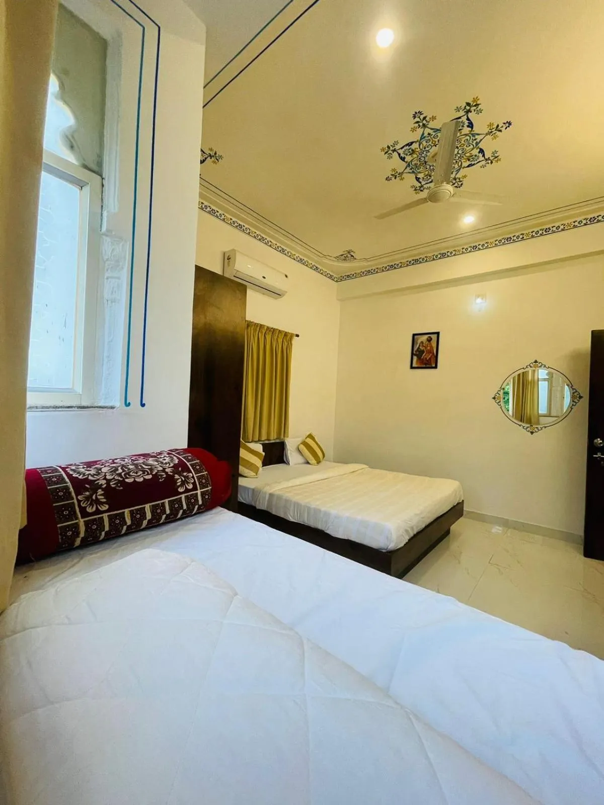 Bed in Royal Heritage Haveli Udaipur