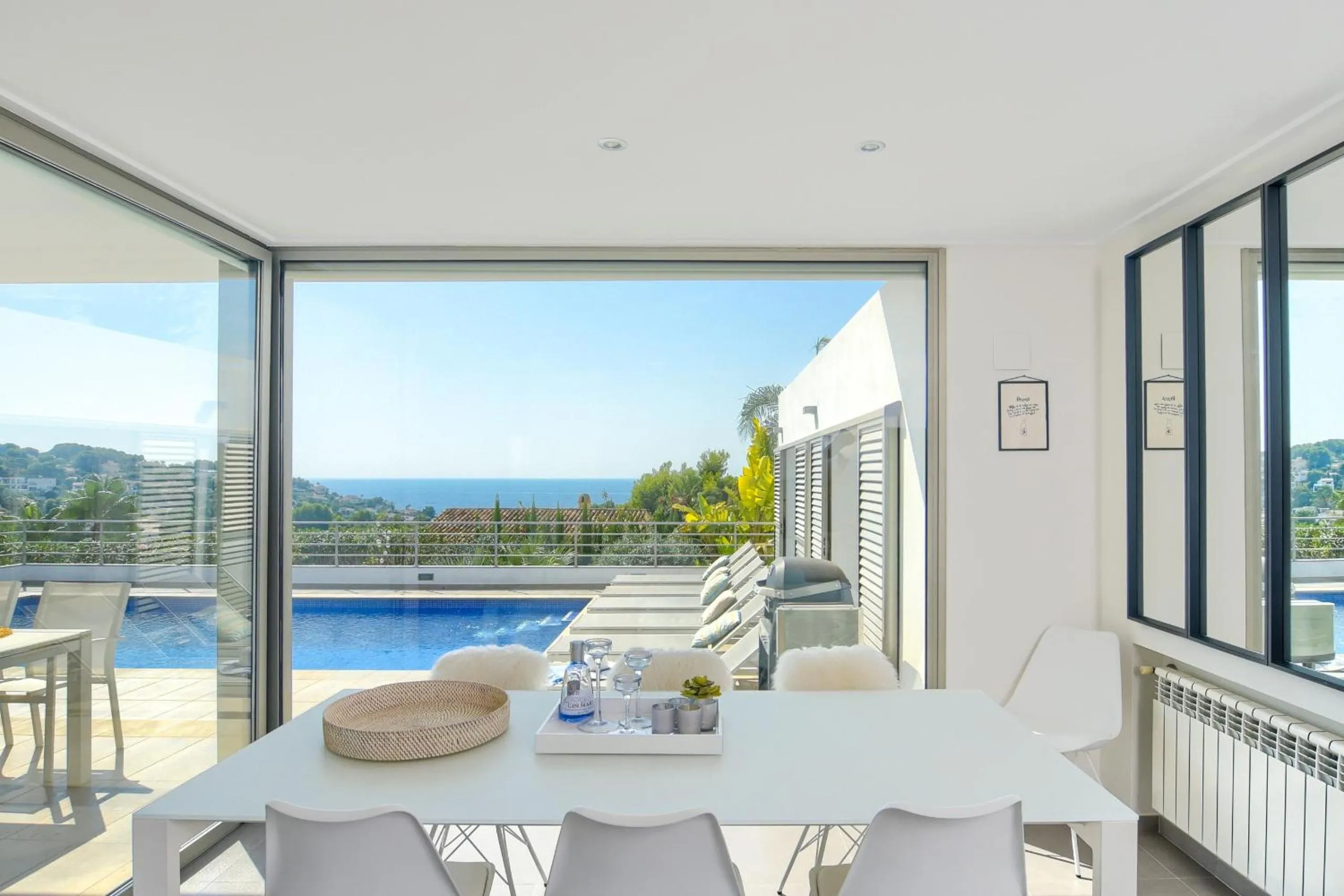 Dining area in Graham Holiday Rentals - Baladrar