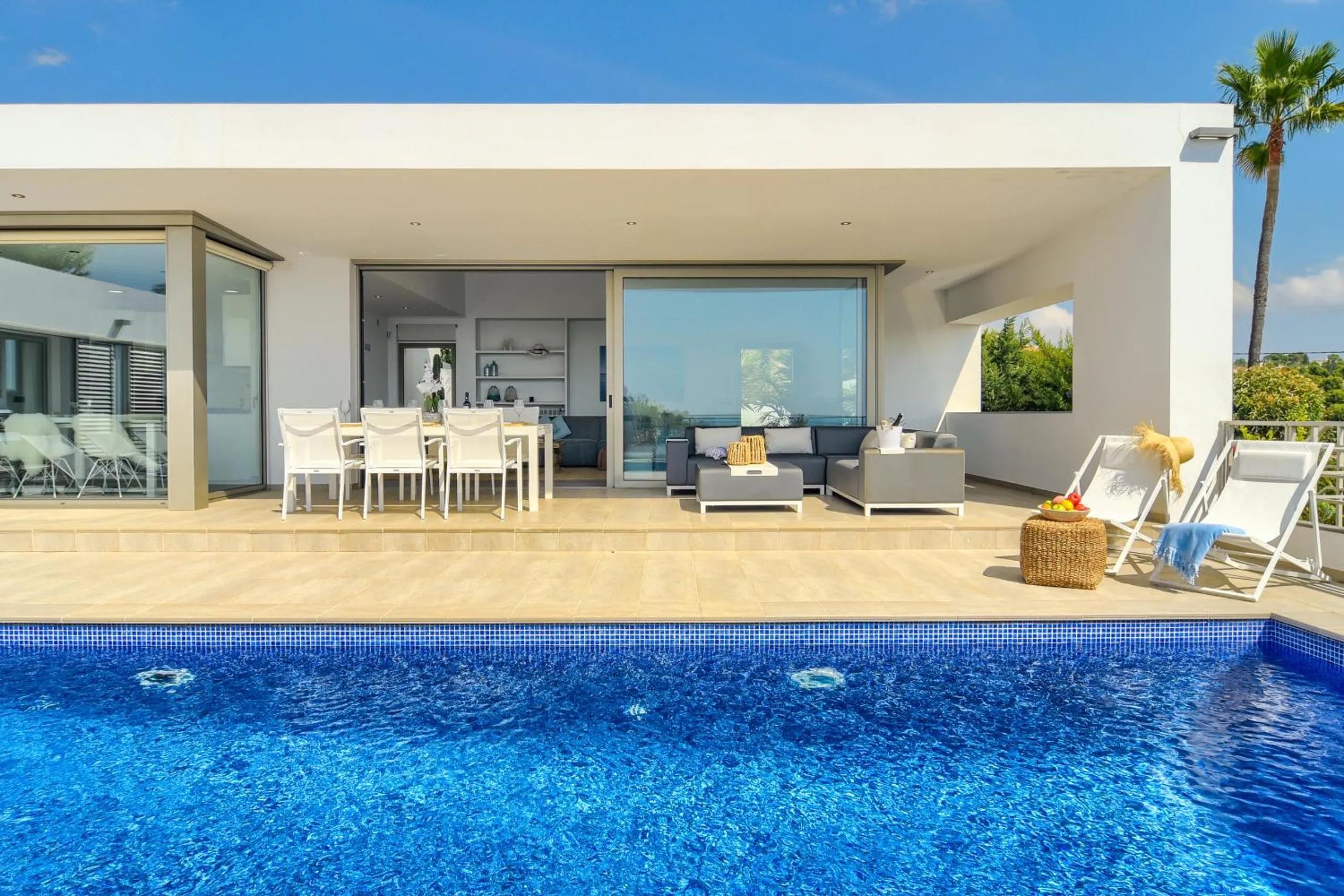 Swimming pool in Graham Holiday Rentals - Baladrar