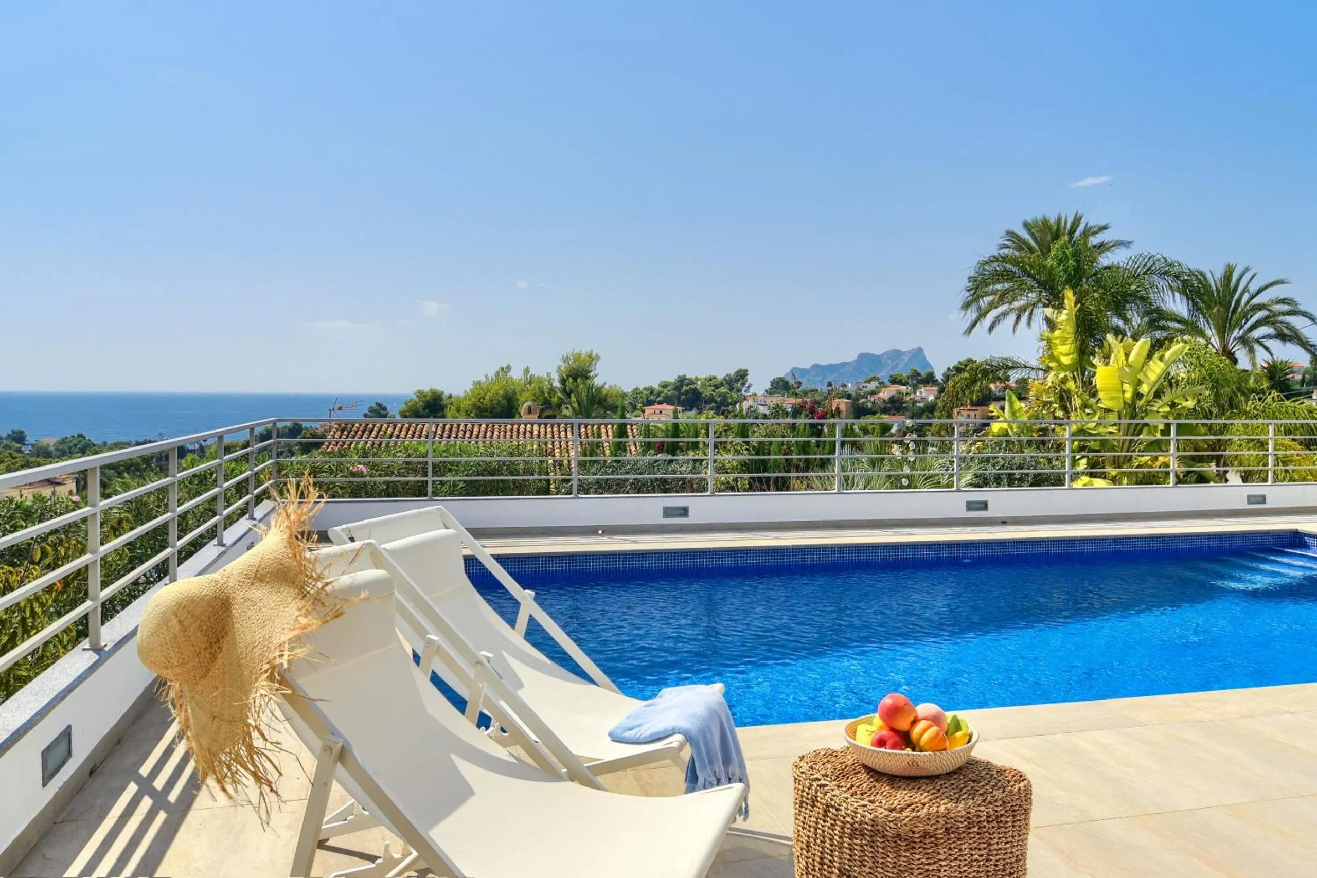 Swimming pool in Graham Holiday Rentals - Baladrar