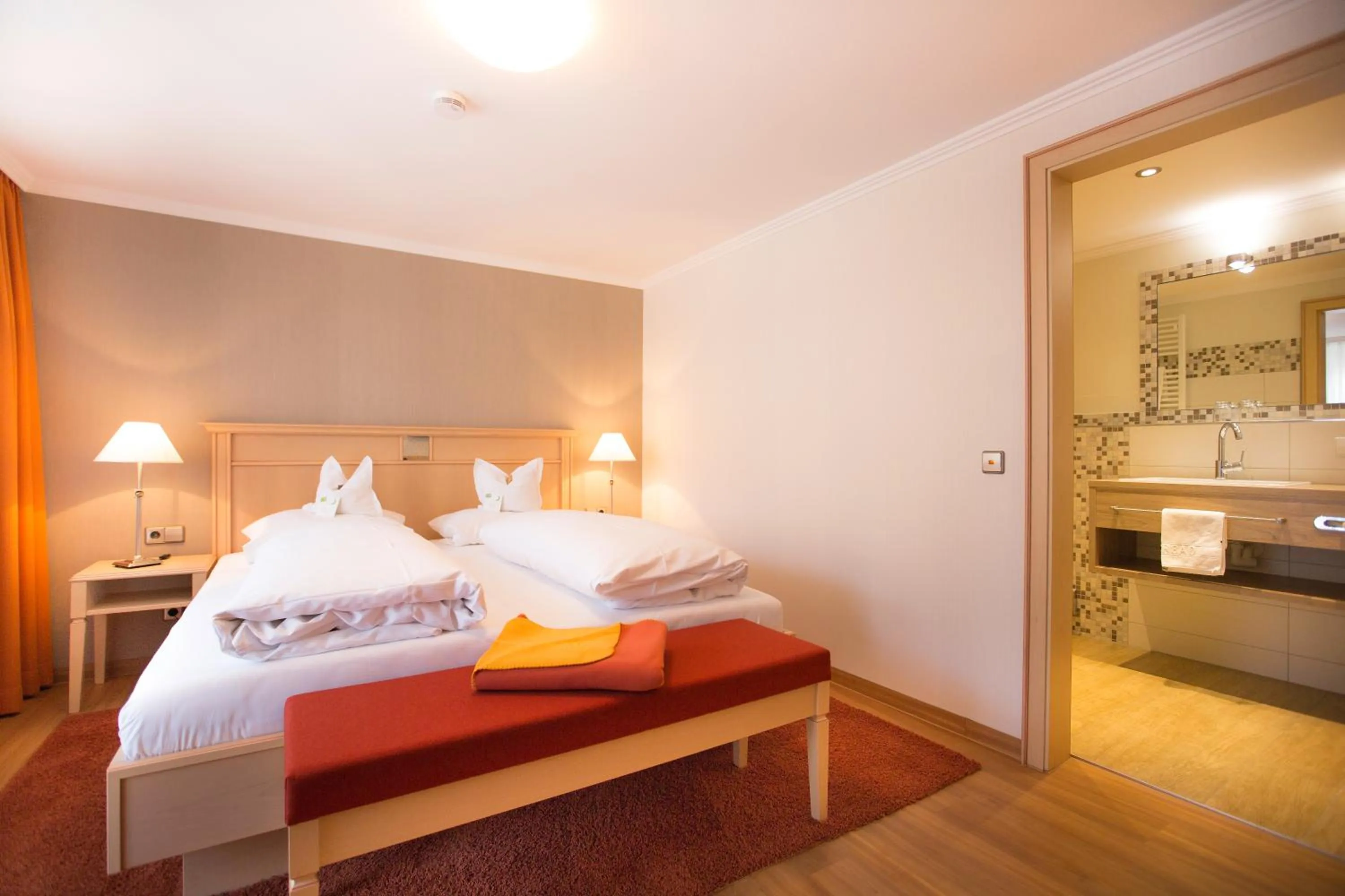 Photo of the whole room, Bed in Flair Hotel Adlerbad