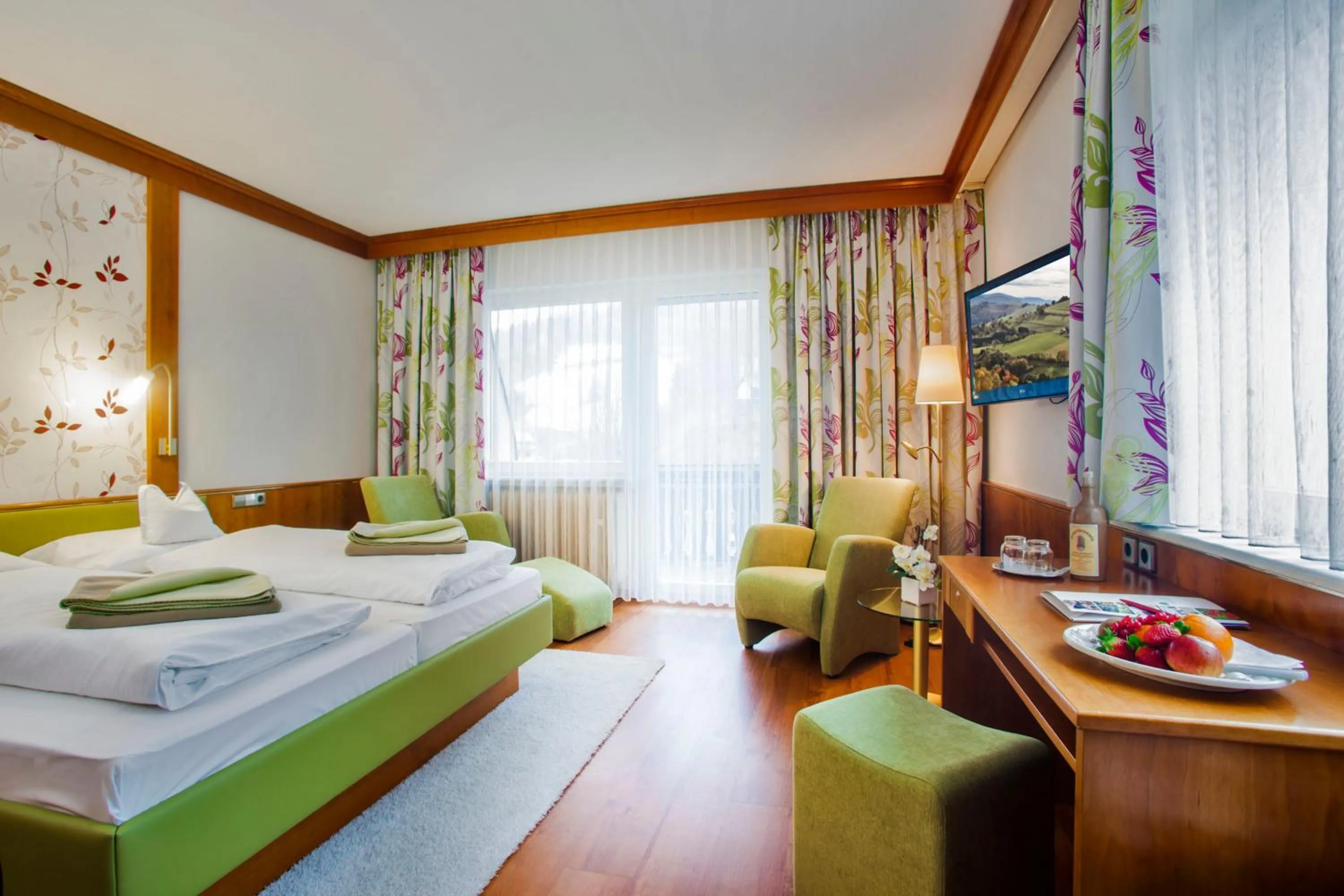 Photo of the whole room, Bed in Flair Hotel Adlerbad