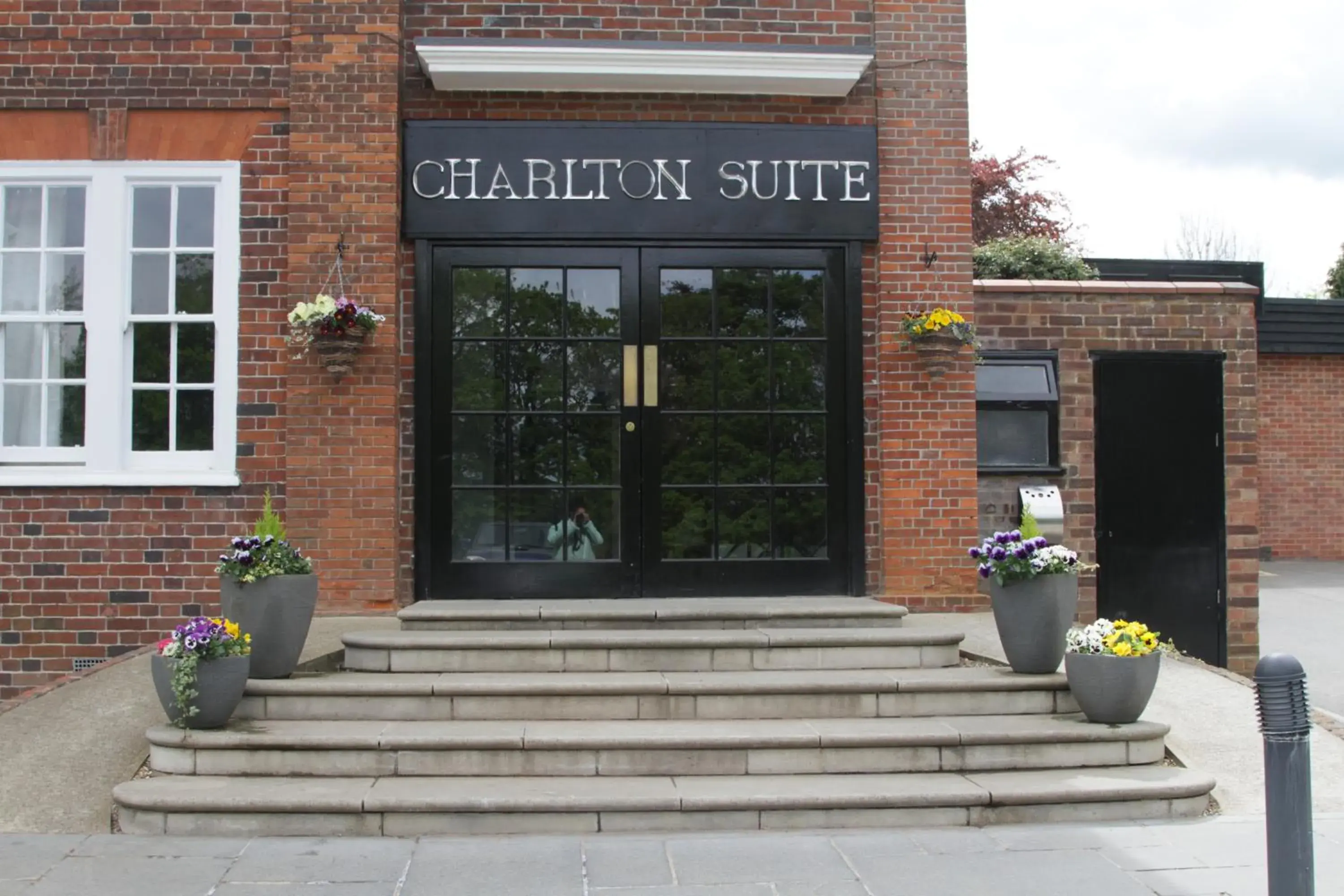 Facade/entrance in Needham House Hotel