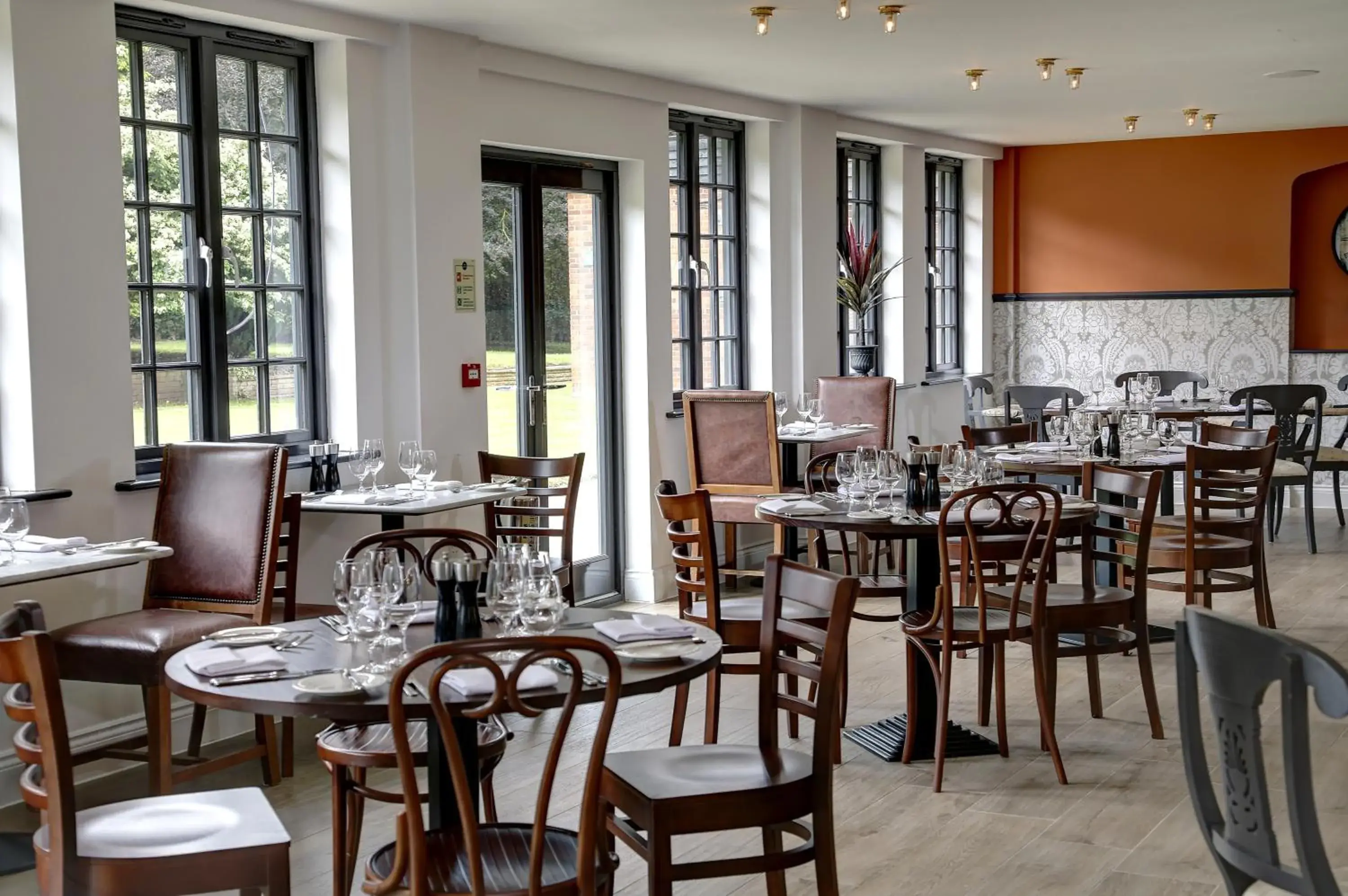 Restaurant/Places to Eat in Needham House Hotel