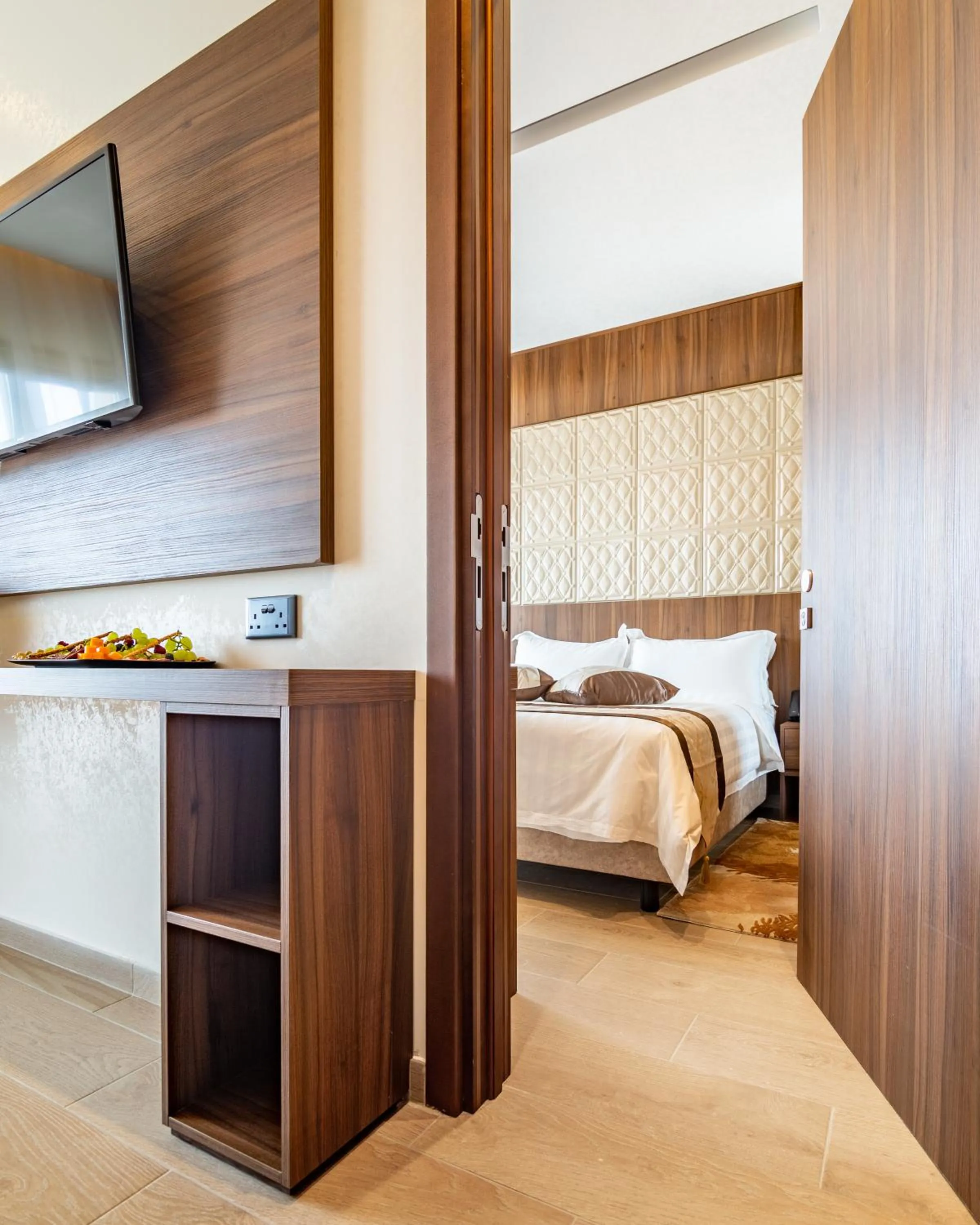 Bedroom, Bed in Leonardo Boutique Hotel Larnaca