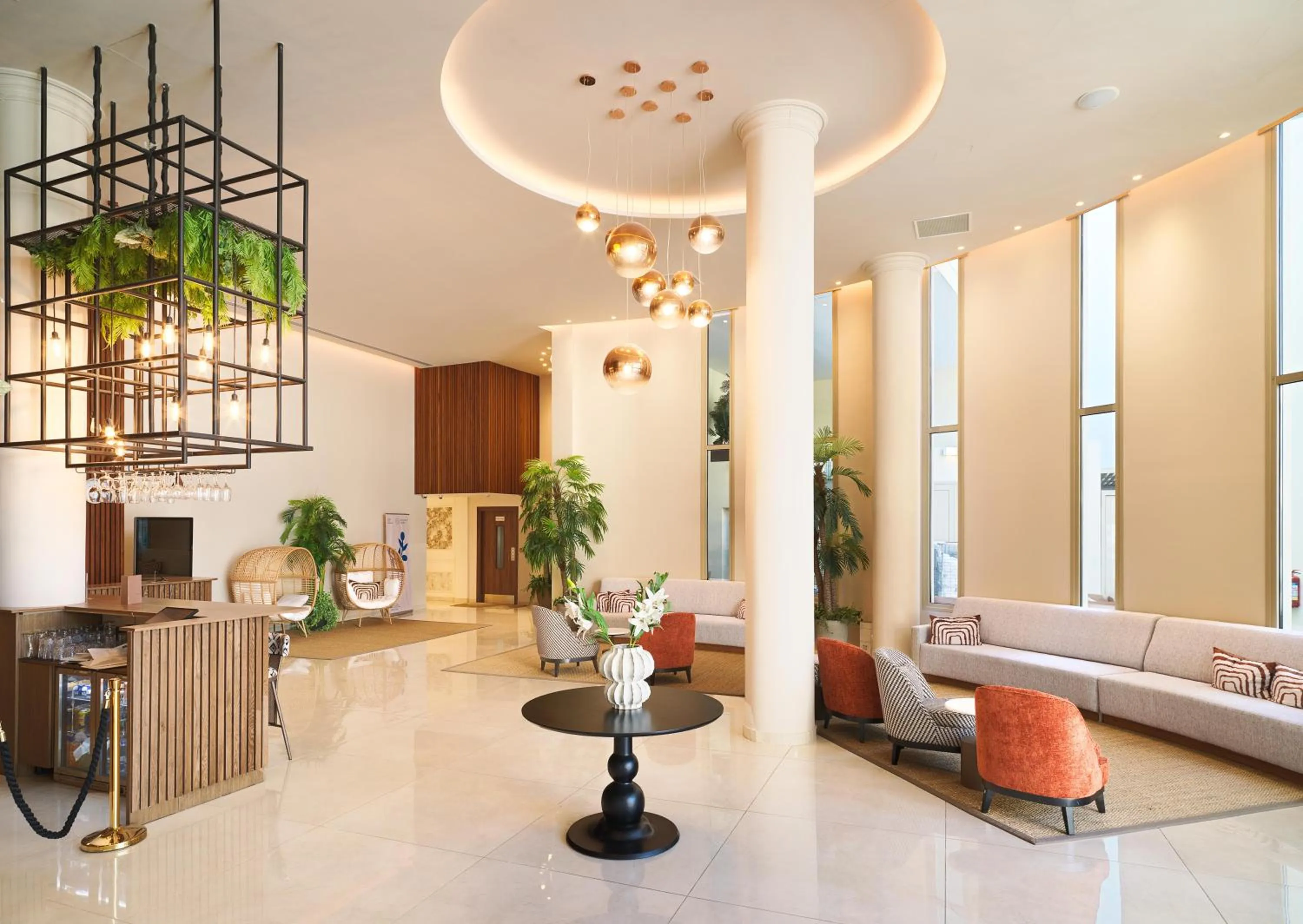 Restaurant/places to eat in Leonardo Boutique Hotel Larnaca