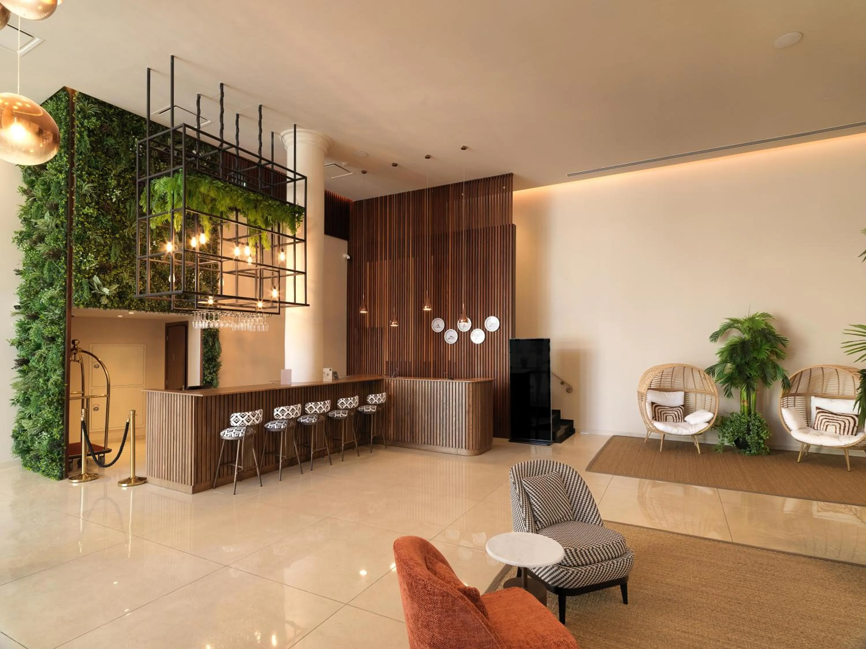 Restaurant/places to eat in Leonardo Boutique Hotel Larnaca