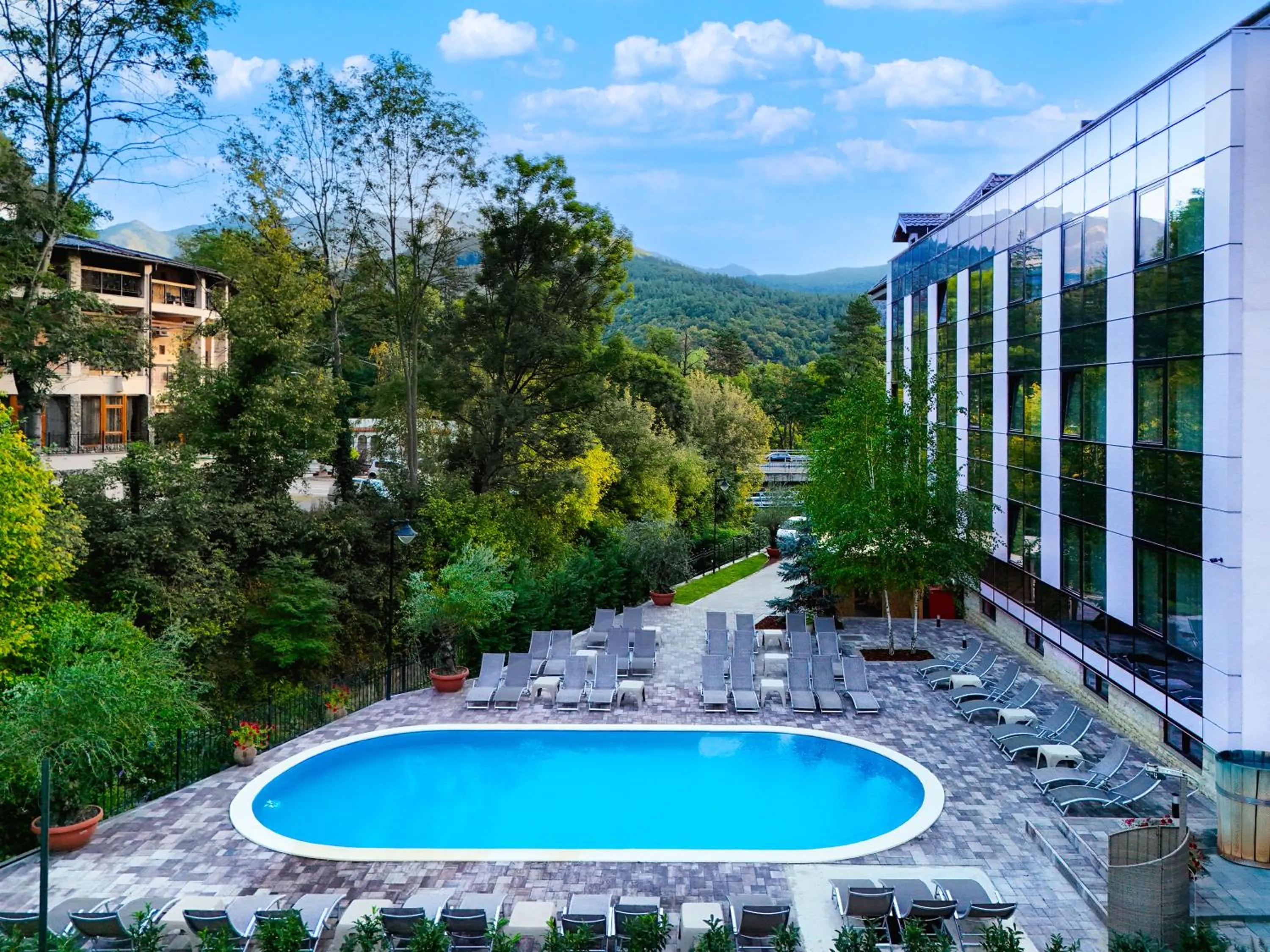 Property building in Hotel IZVOARE Caciulata